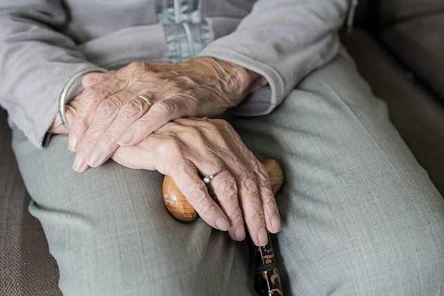 El 16% de las personas entre 65 y 75 años viven en soledad, según un estudio de Securitas Direct con IO Investigación