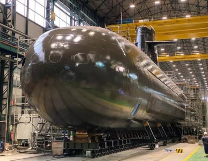 Imagen de uno de los submarinos de la clase S80 en construcción.
