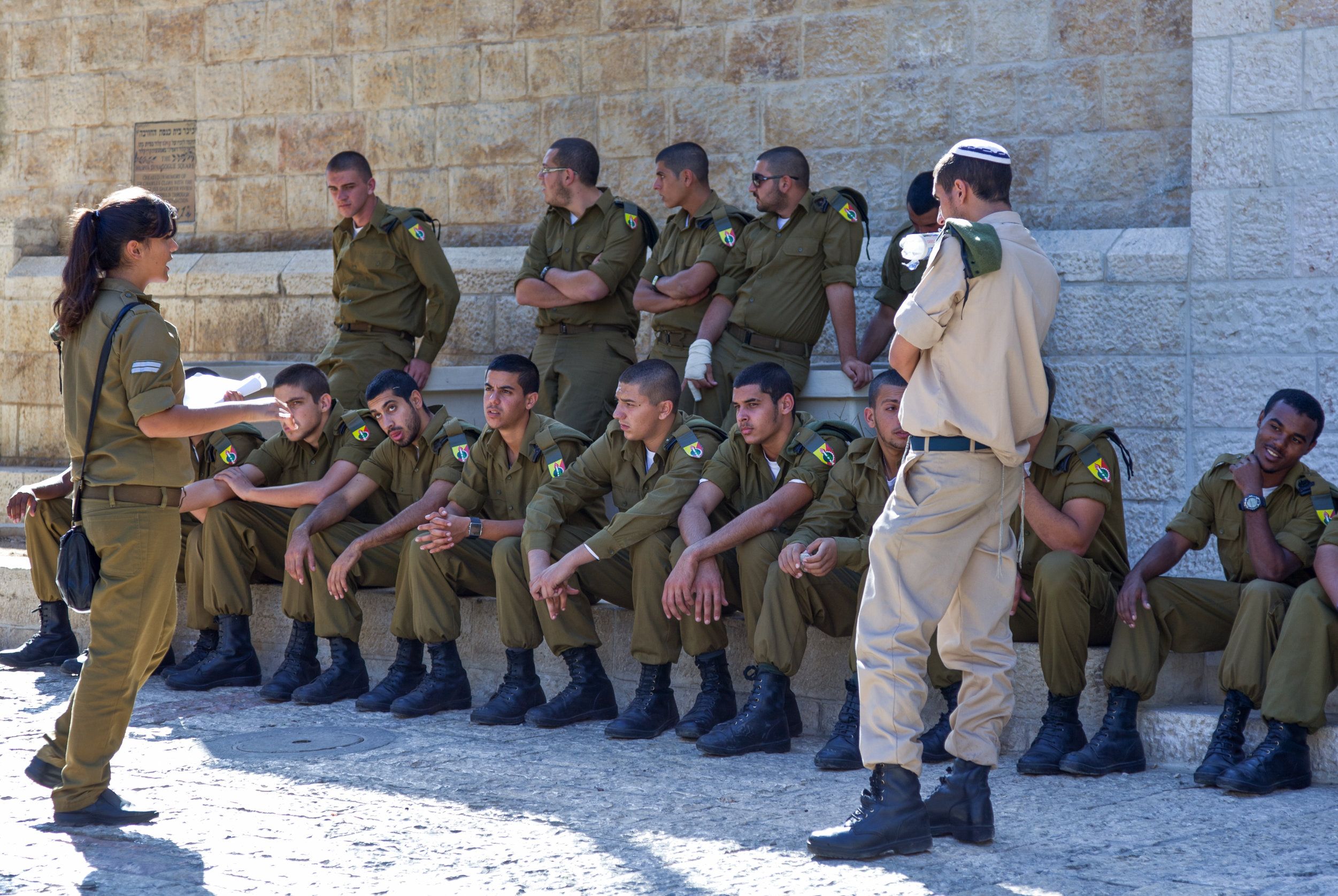 Soldados en el barrio judío de Jerusalem. Soldados en el barrio judío de Jerusalem.