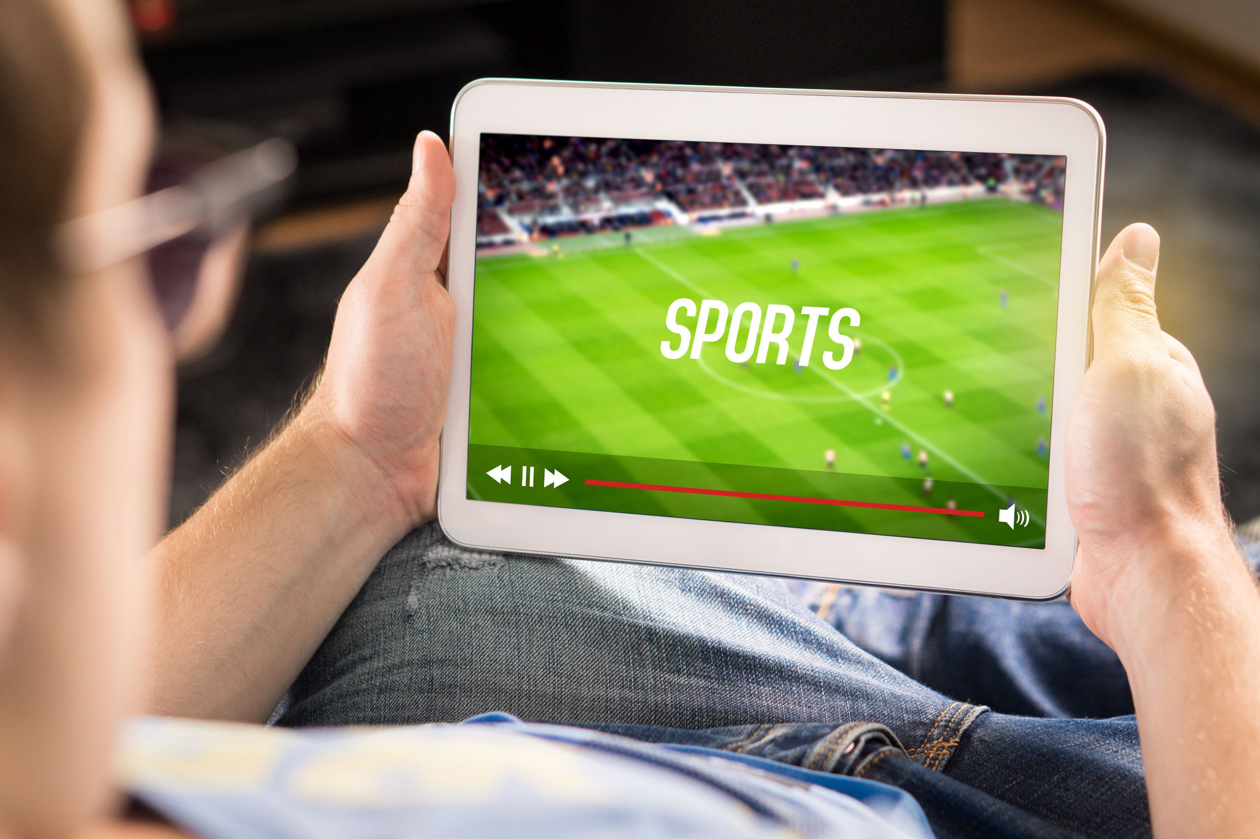 Retransmisiones de partido de fútbol en páginas web piratas
