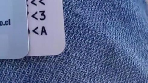Captura del vídeo viral en TikTok que ha hecho resurgir un antiguo bulo sobre el DNI Captura del vídeo viral en TikTok que ha hecho resurgir un antiguo bulo sobre el DNI
