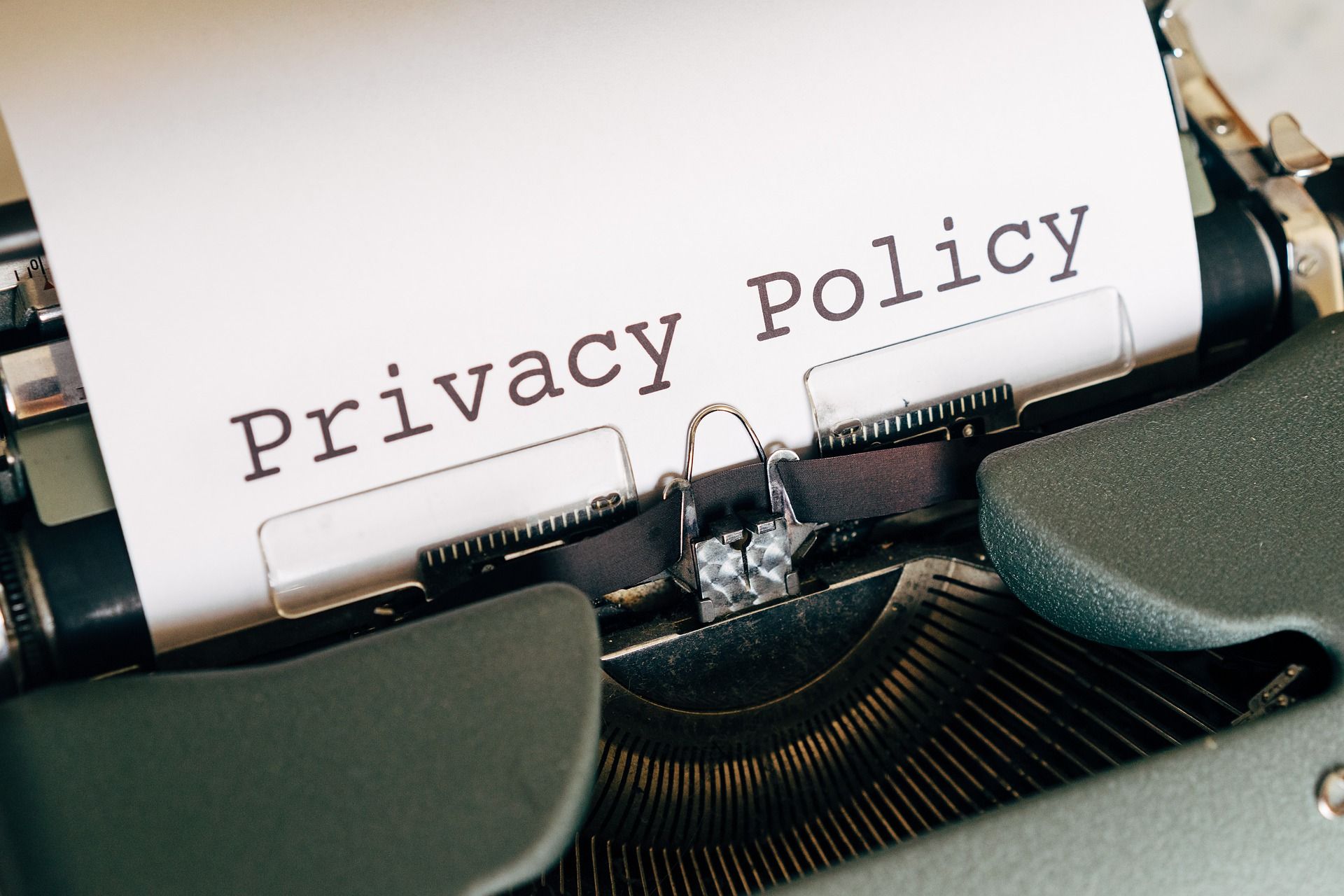En los metaversos, por el momento nadie ha precisado qué medidas se van a adoptar para salvaguardar la privacidad y la seguridad de la información de sus usuarios. En los metaversos, por el momento nadie ha precisado qué medidas se van a adoptar para salvaguardar la privacidad y la seguridad de la información de sus usuarios.