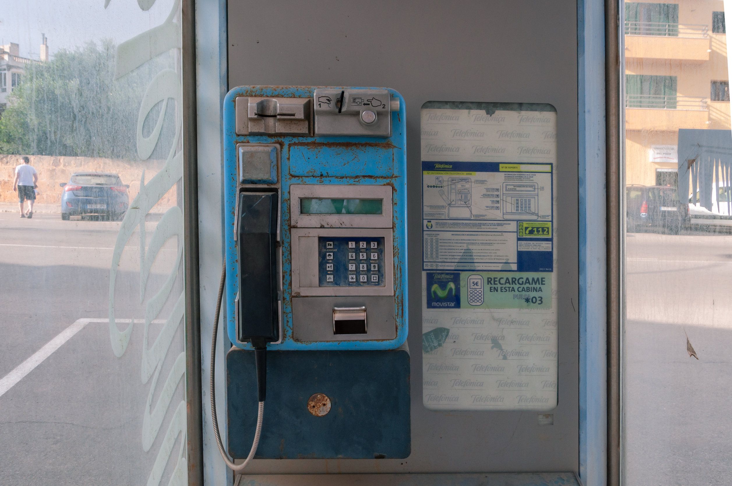 Imagen de una cabina telefónica