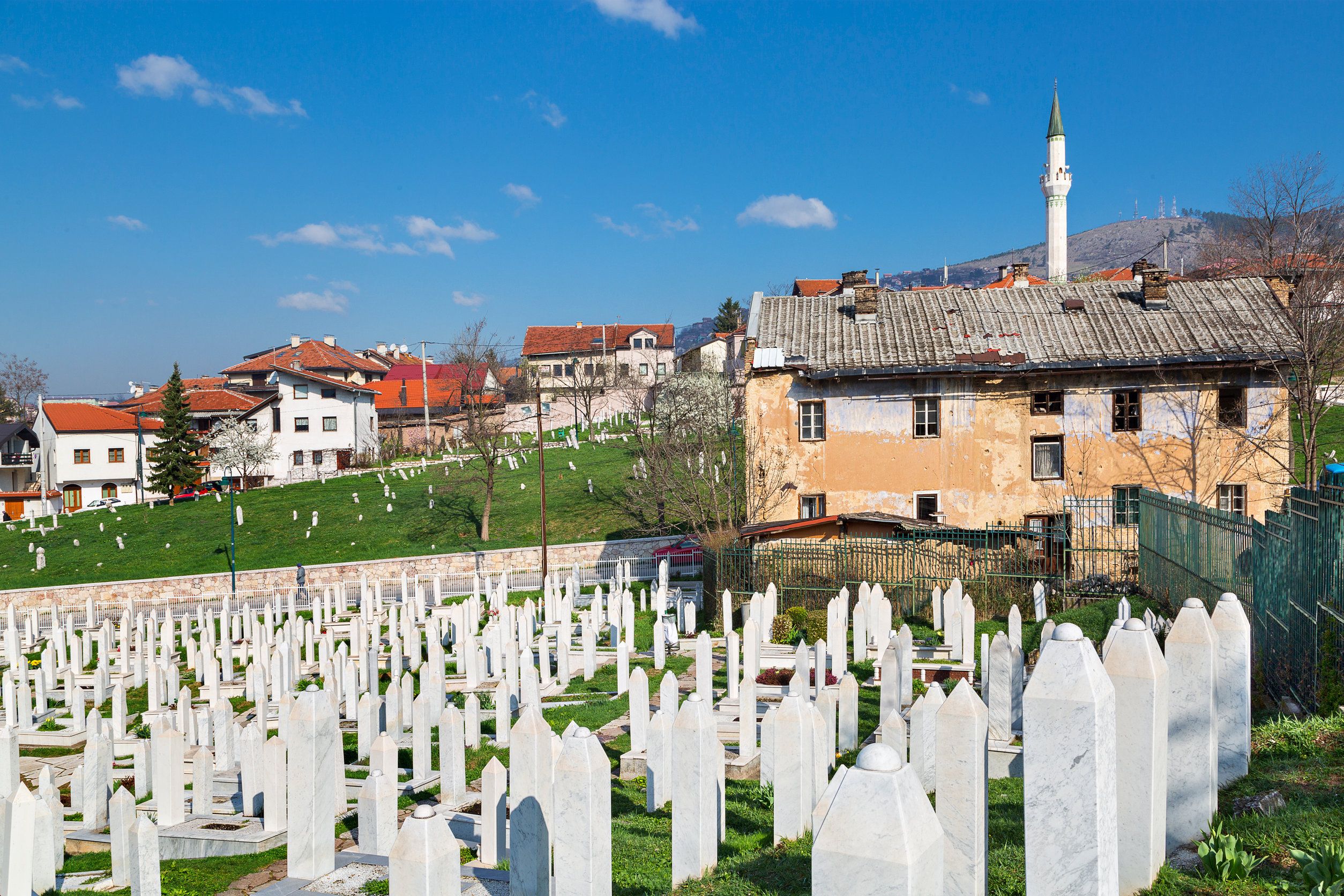 Cementerio musulmán, en Kovaci, dedicado a las víctimas de la guerra de Bosnia.