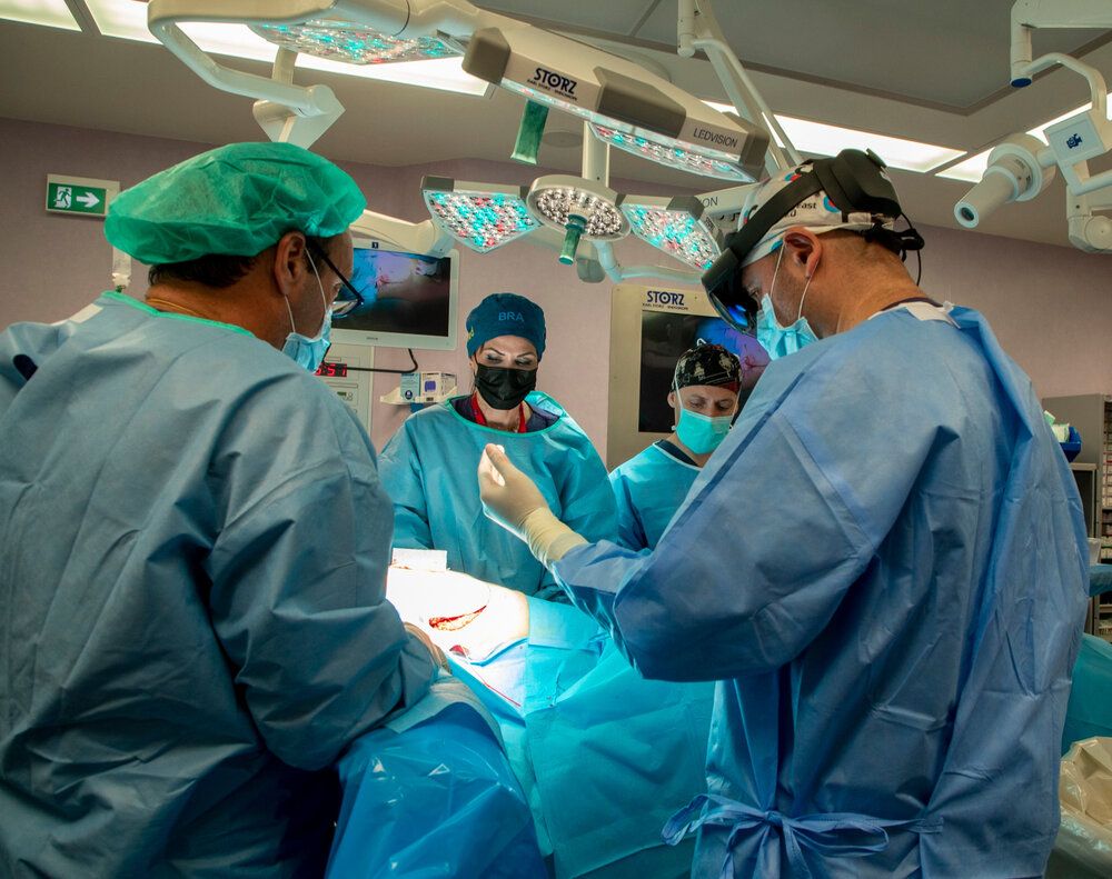 Cirugía asistida de cáncer de mama entre España y Portugal con 5G y realidad aumentada. Cirugía asistida de cáncer de mama entre España y Portugal con 5G y realidad aumentada.