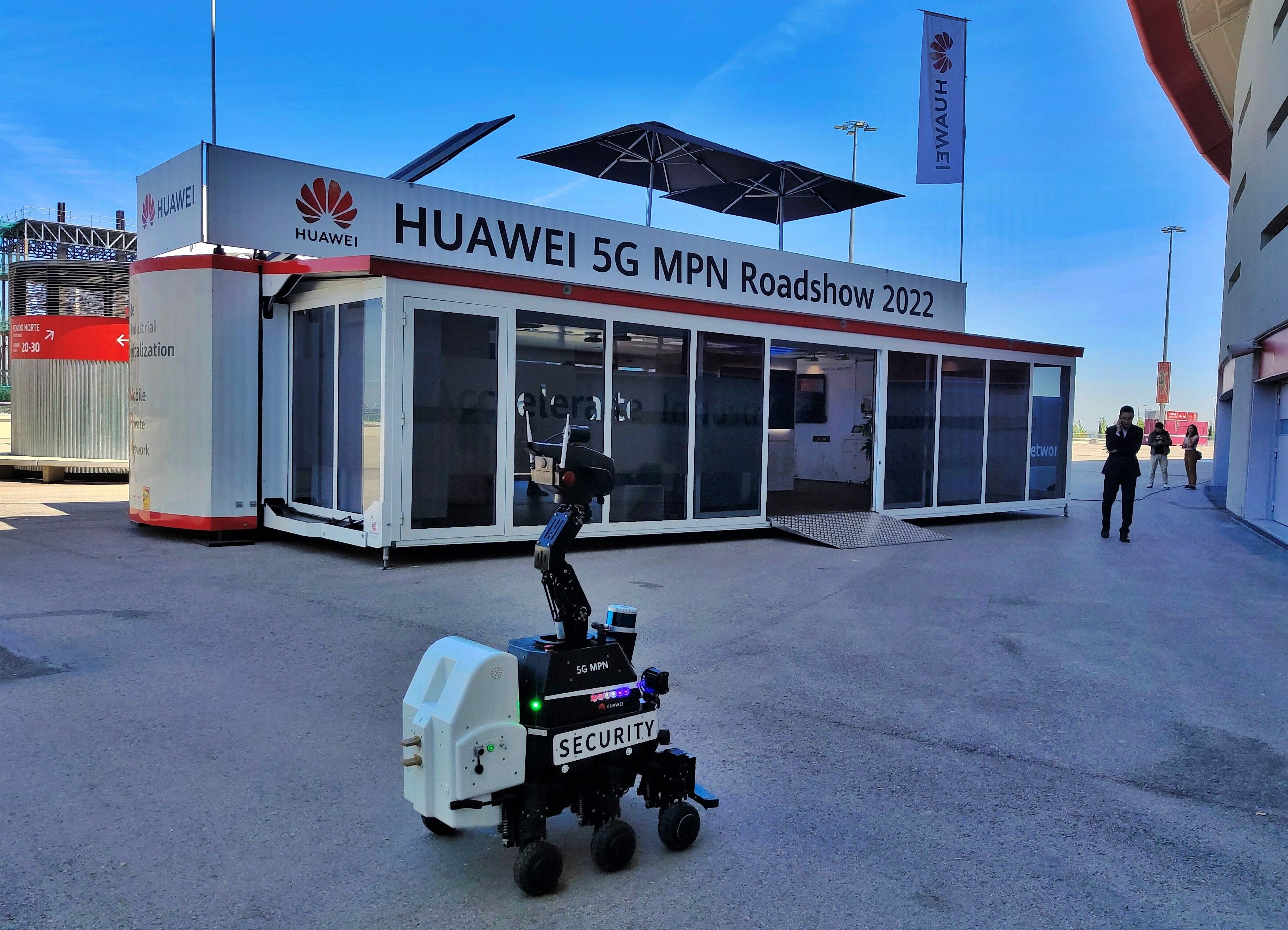 El centro de mostraciones móvil de Huawei cuenta con distintas áreas. El centro de mostraciones móvil de Huawei cuenta con distintas áreas.