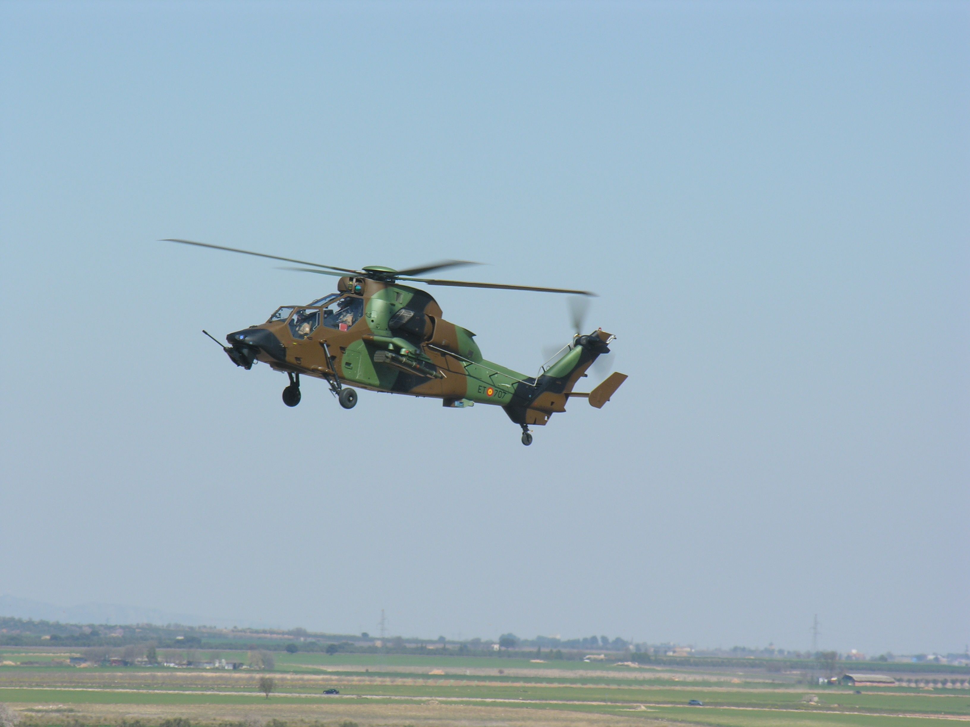 insalubre Competidores éxtasis Indra equipará los helicópteros Tigre del Ejército de Tierra
