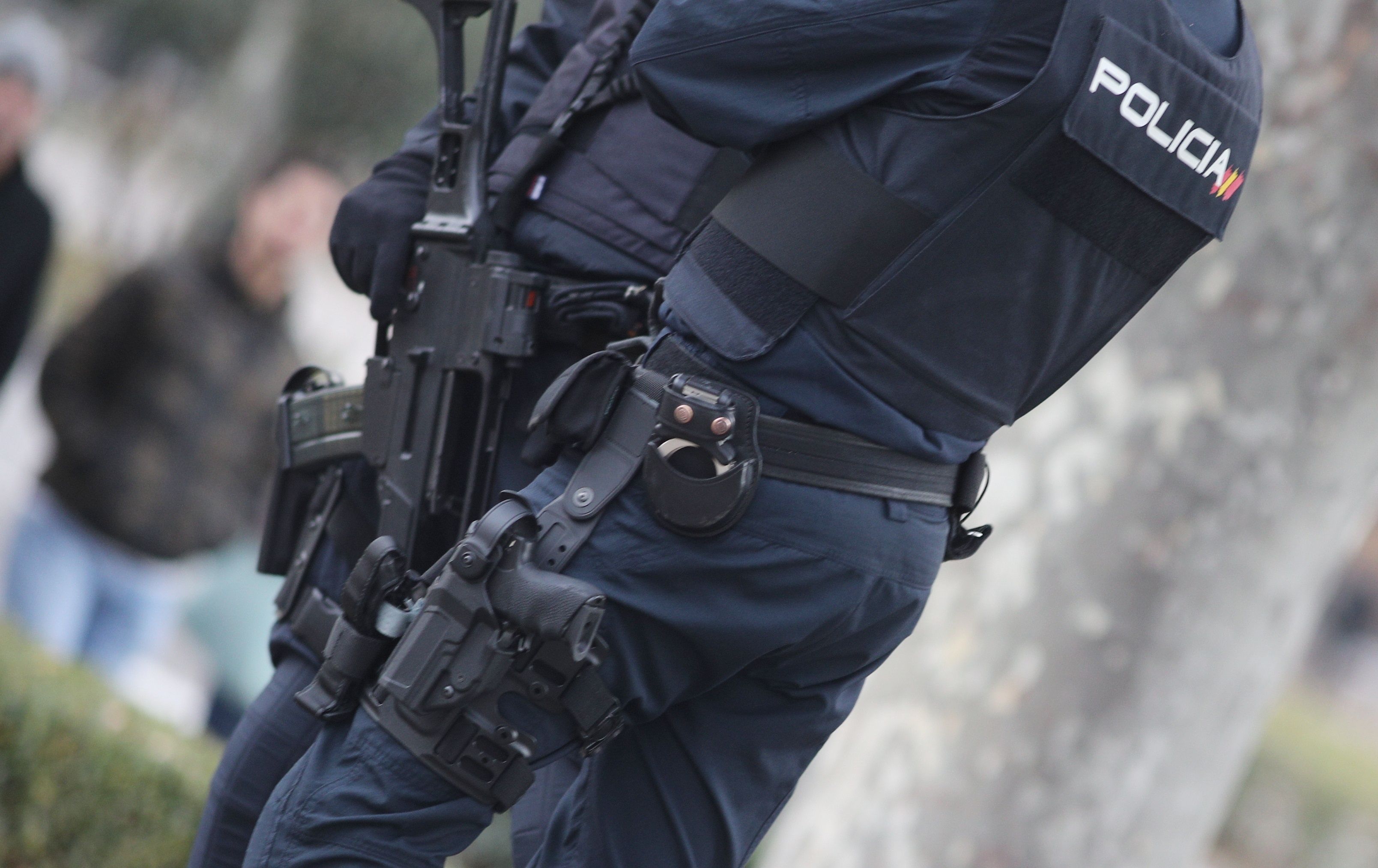 La Policía Nacional ha desarticulado tres grupos criminales que empleaban en una misma red social 30 canales dedicados a distribuir productos de marcas falsificadas. La Policía Nacional ha desarticulado tres grupos criminales que empleaban en una misma red social 30 canales dedicados a distribuir productos de marcas falsificadas.