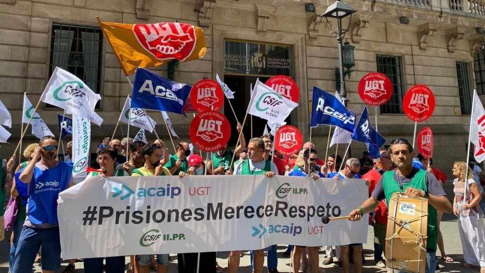 Concentración de funcionarios de prisiones ante la Delegación de Gobierno de Baleares Concentración de funcionarios de prisiones ante la Delegación de Gobierno de Baleares