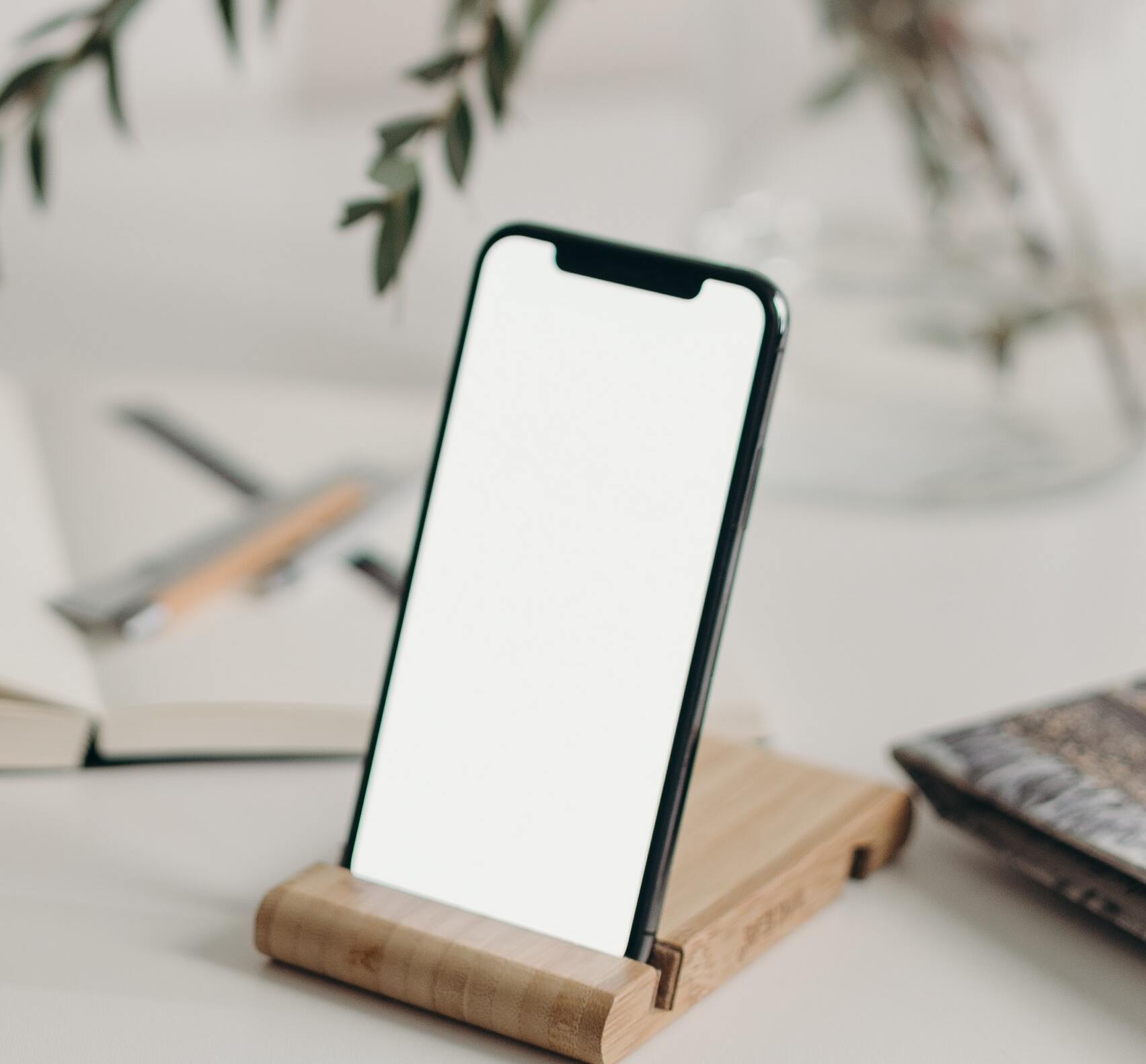 Samsumg y Apple, líderes en venta de smartphones, han incrementado respectivamente un 3 su cuota de mercado. Fuente de imagen, Cottonbro, en Pexels Samsumg y Apple, líderes en venta de smartphones, han incrementado respectivamente un 3 su cuota de mercado. Fuente de imagen, Cottonbro, en Pexels