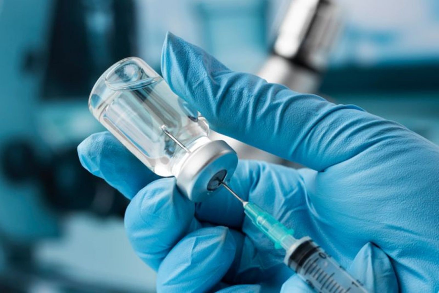 No, el Ministerio de Sanidad no está avisando para administrar la cuarta dosis de la vacuna del COVID