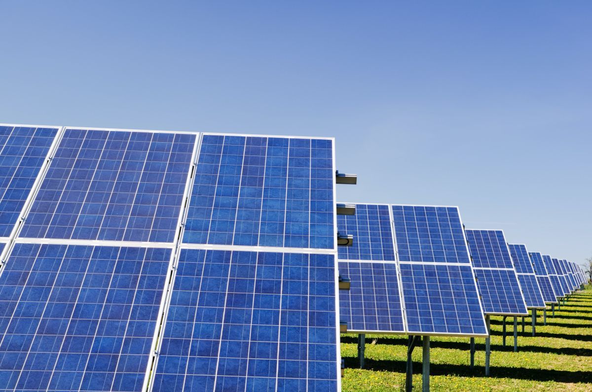 La energía solar es la protagonista de la colaboración que mantienen las empresas y las administraciones públicas para aumentar la autonomía energética nacional (Foto: Servimedia)