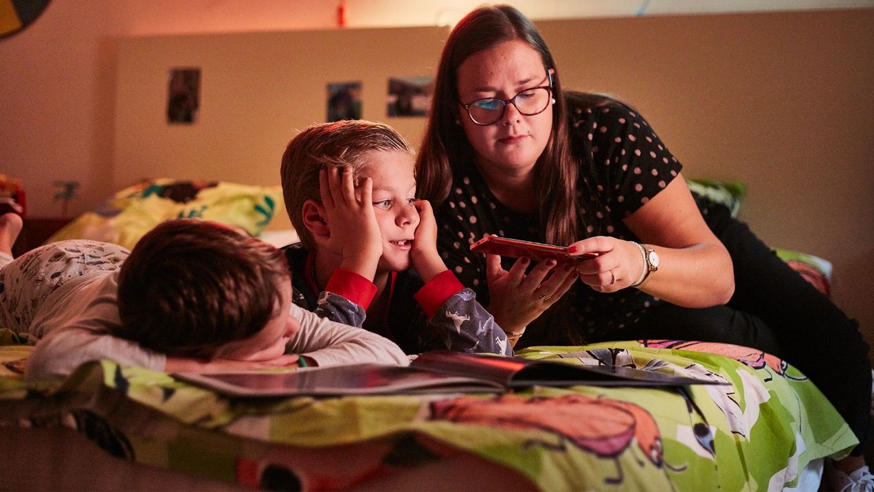 Los niños y el uso de dispositivos digitales.