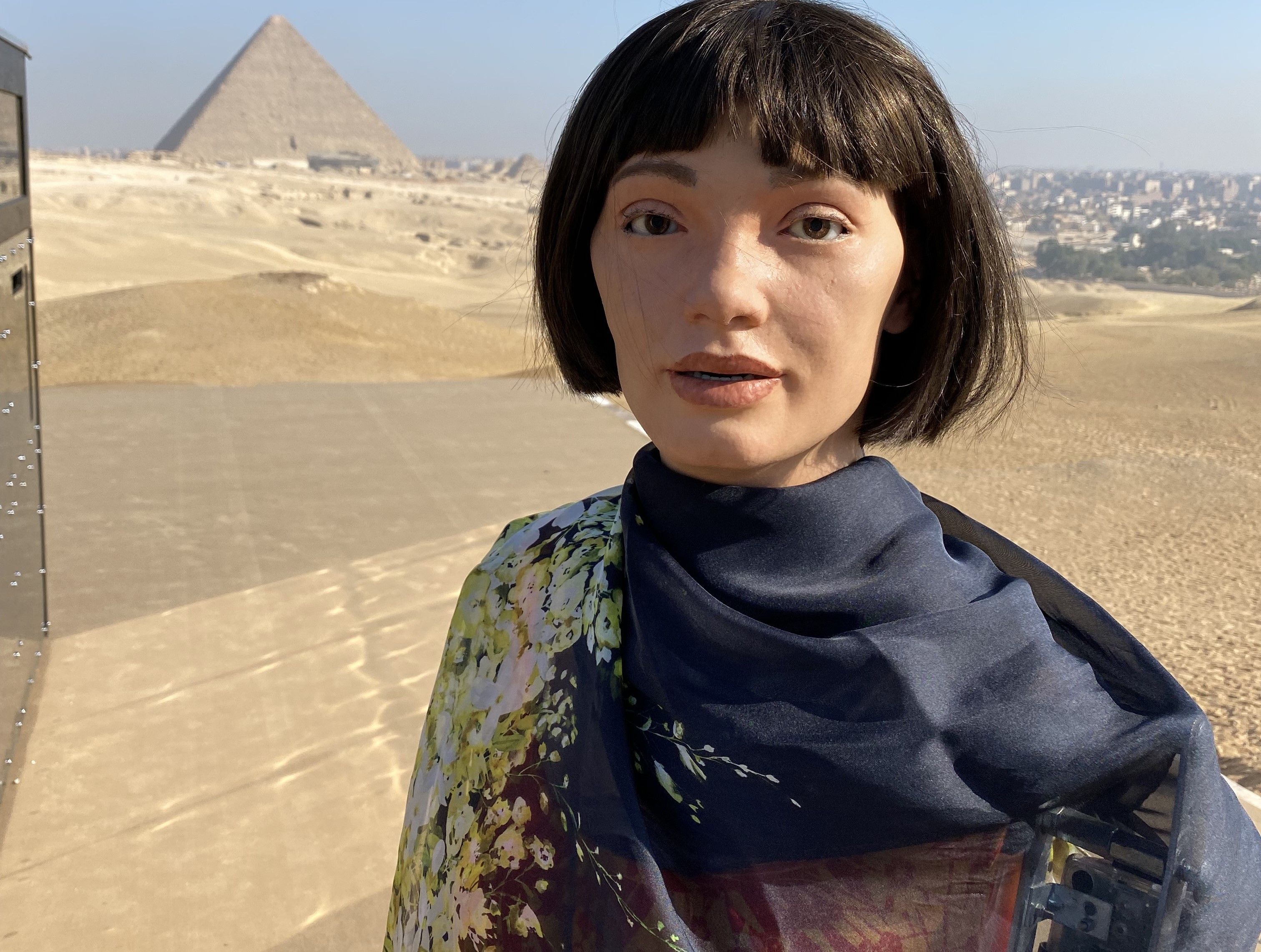 AiDa frente a la Gran Pirámide de Giza, en Egipto. AiDa frente a la Gran Pirámide de Giza, en Egipto.