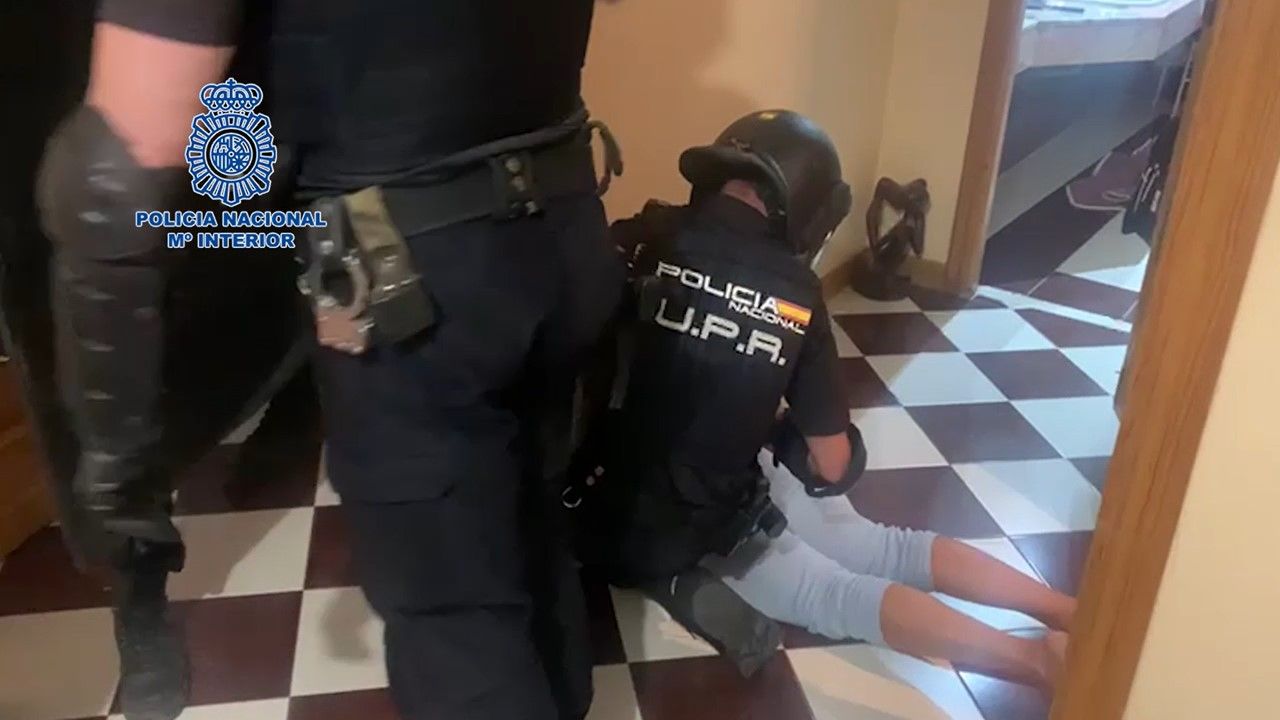 La Policía Nacional detiene a dos de los atracadores del centro comercial La Gavia (Madrid) La Policía Nacional detiene a dos de los atracadores del centro comercial La Gavia (Madrid)