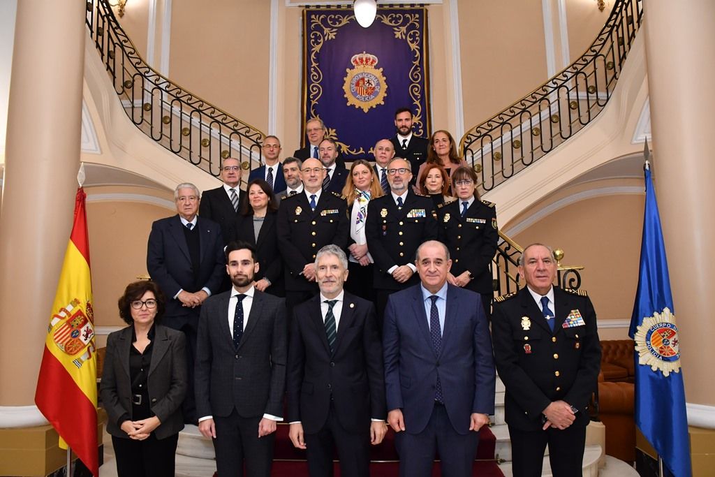 Sesión inaugural de los actos que conmemorarán el bicentenario de la creación de la Policía Nacional