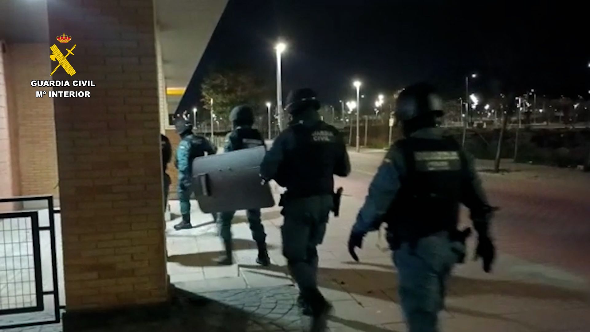 Operación de la Guardia Civil en la que ha desarticulado a una organización criminal que estafó más de 5 millones de euros a empresas de todo el mundo mediante ataques informáticos Operación de la Guardia Civil en la que ha desarticulado a una organización criminal que estafó más de 5 millones de euros a empresas de todo el mundo mediante ataques informáticos