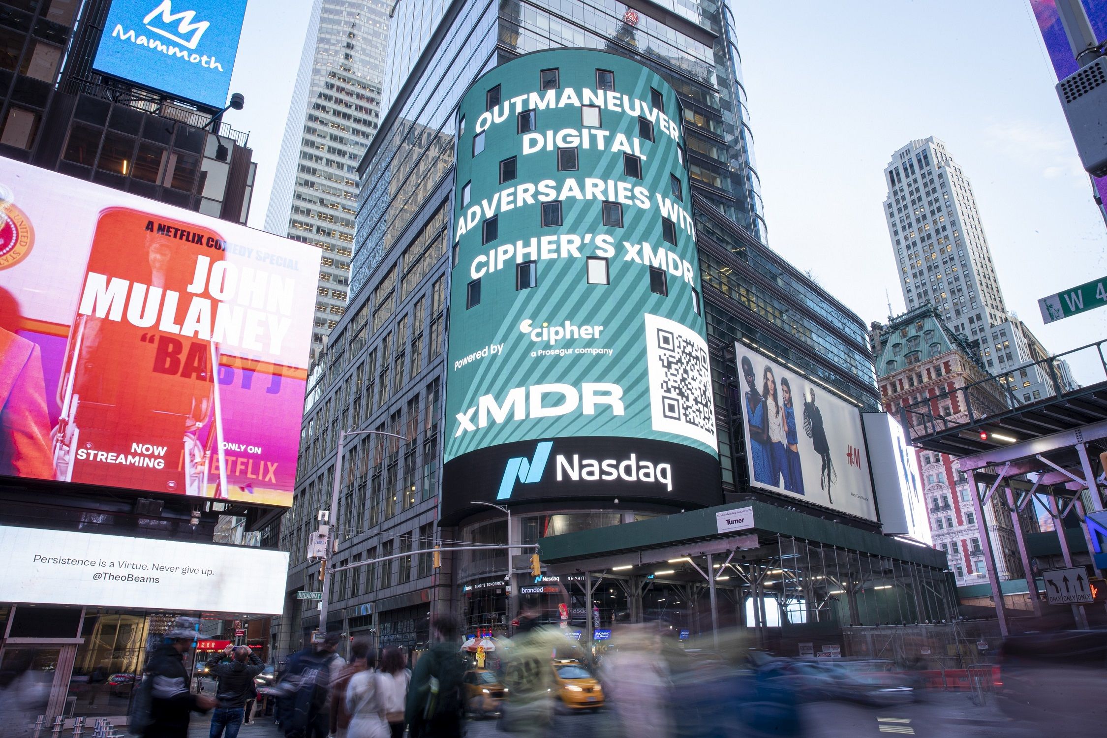 Cartel promocional de la plataforma integral xMDR de Cipher en el Times Square de Nueva York (Foto: Cipher)