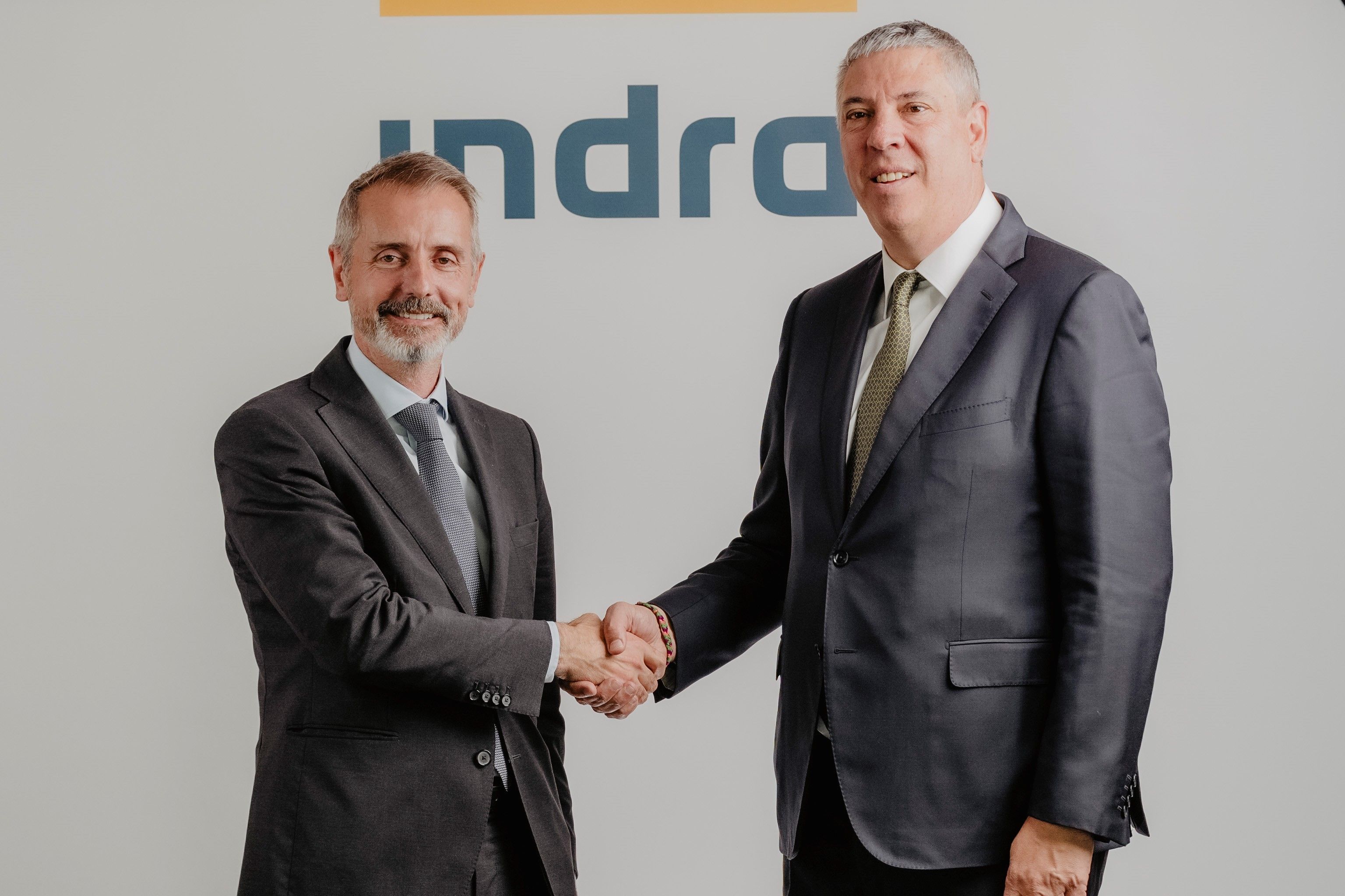 José Vicente de los Mozos junto a Marc Murtra, presidente de Indra. José Vicente de los Mozos junto a Marc Murtra, presidente de Indra.