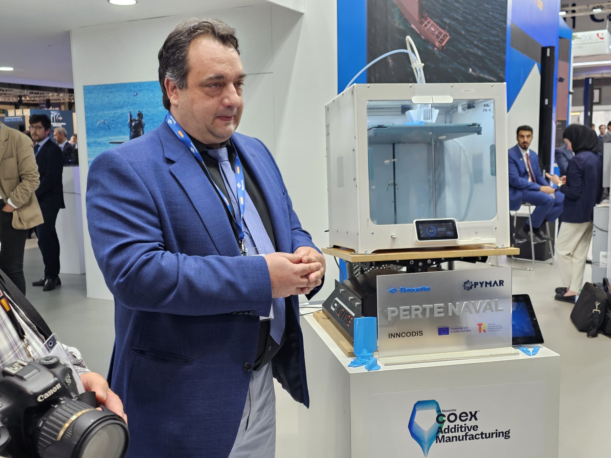 Víctor Casal junto al servicio Coex Additive Manufacturing de Navantia Víctor Casal junto al servicio Coex Additive Manufacturing de Navantia