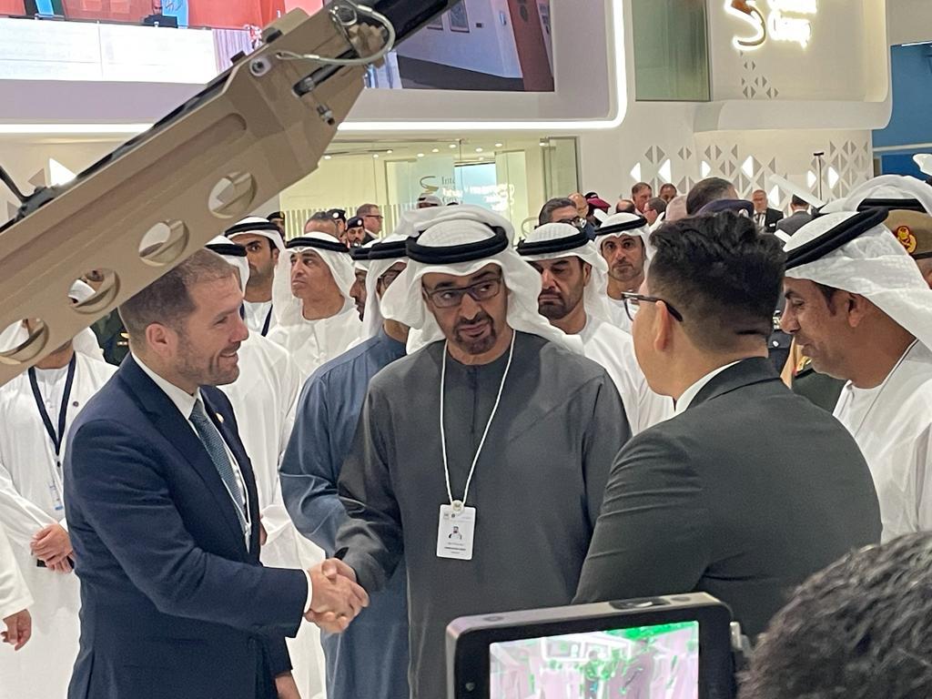 Javier Escribano con Mohammed bin Rashid Al Maktoum, Emir de Dubai. Javier Escribano con Mohammed bin Rashid Al Maktoum, Emir de Dubai.