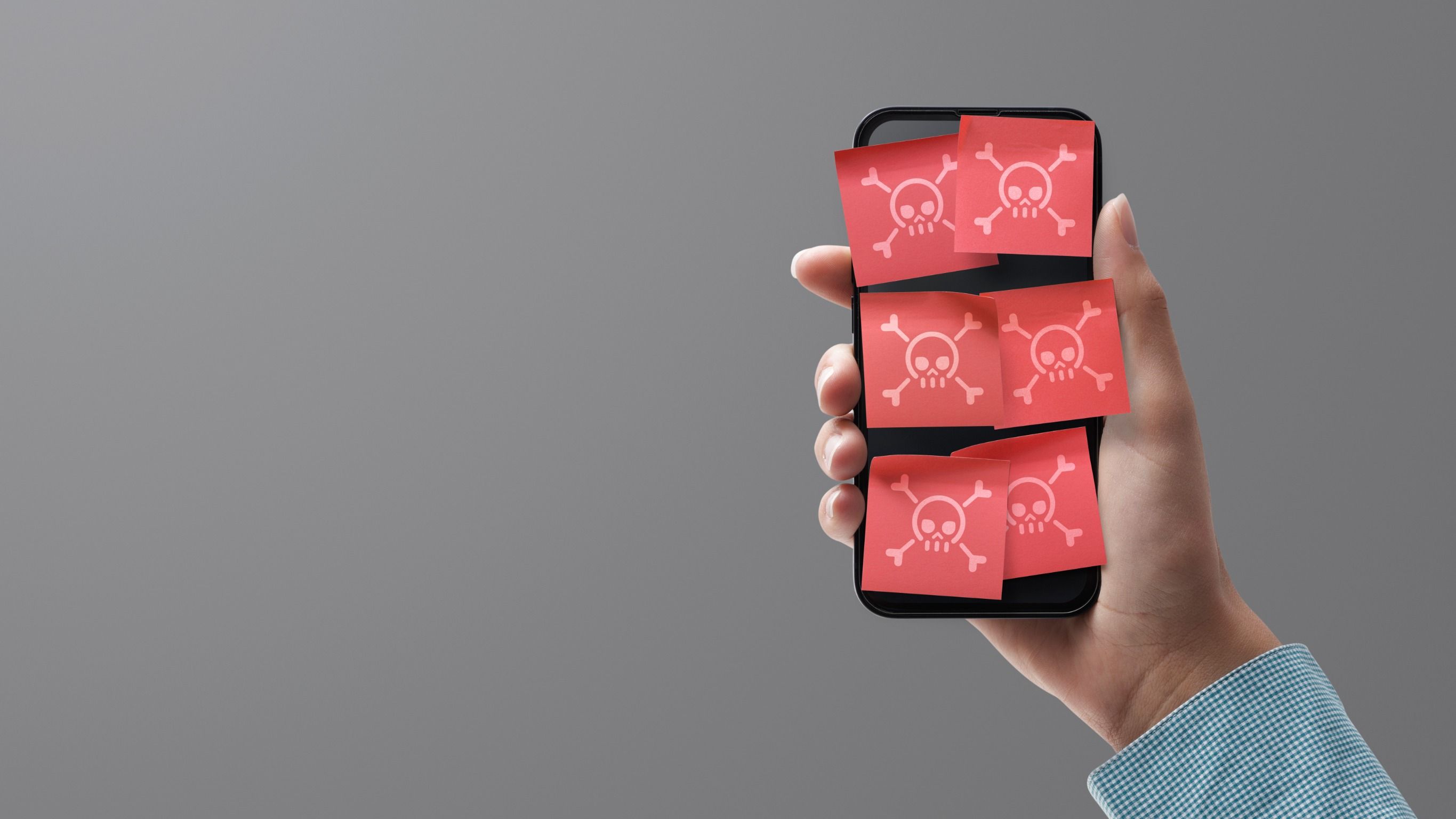 Teléfono móvil con adware y malware. Teléfono móvil con adware y malware.