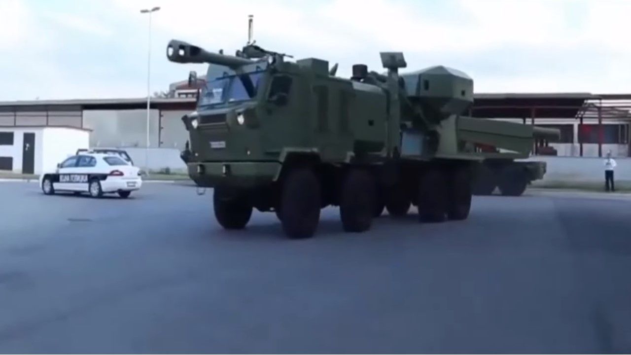 Pruebas del obus autopropulsado ruso 2s43 Malva.