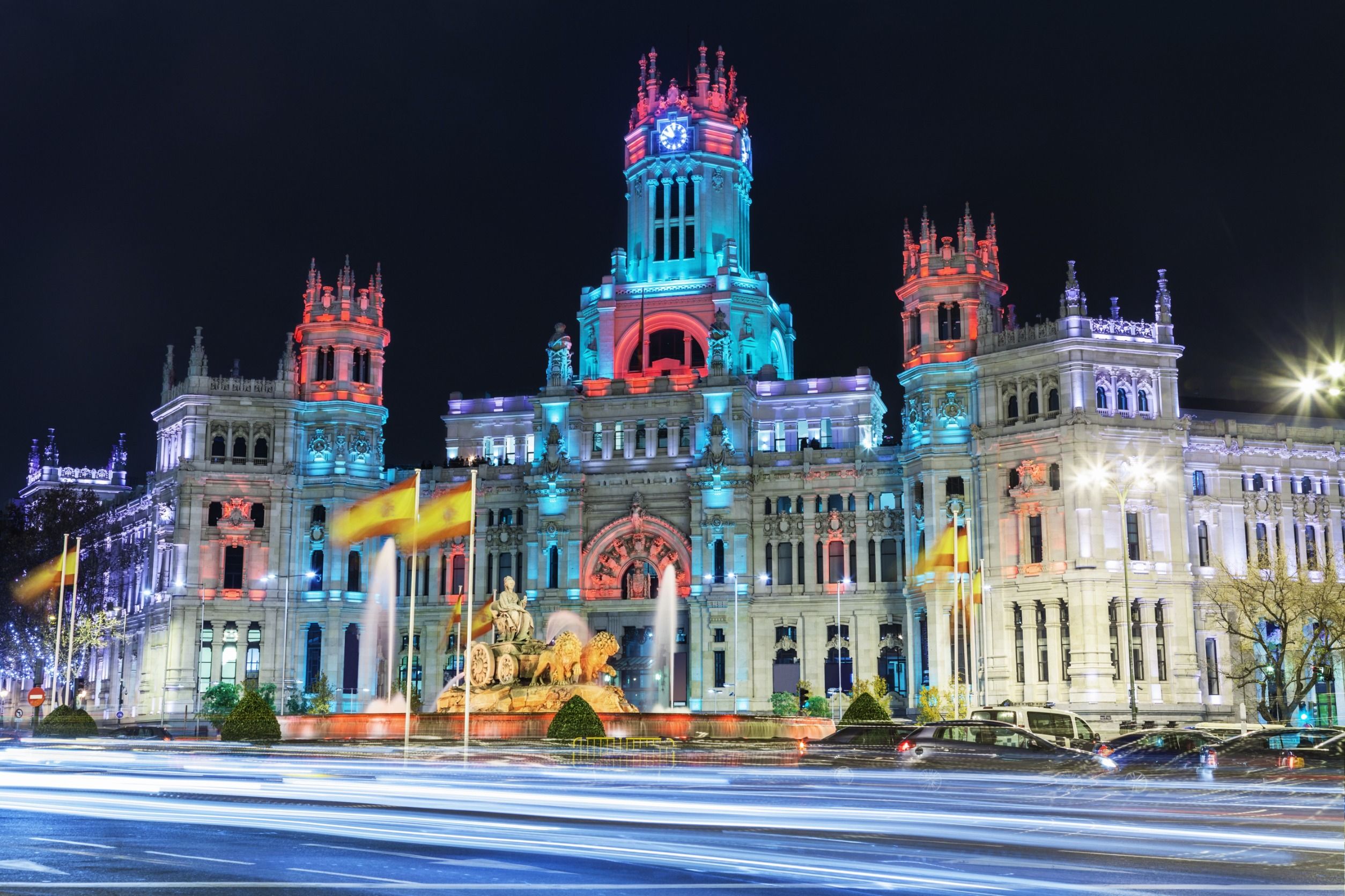 Fuente de Cibeles, Madrid, con iluminación especial. 