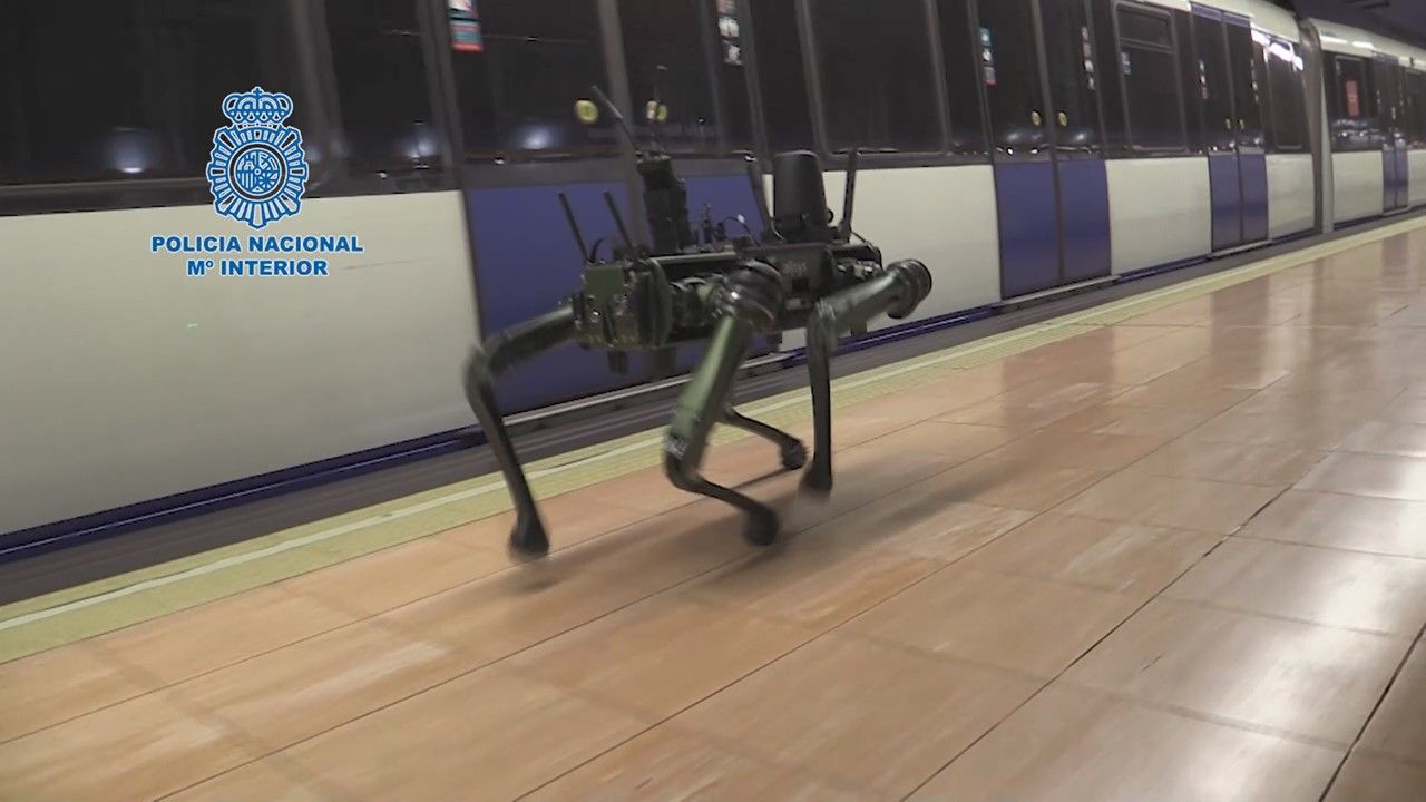 Simulacro de la operación de los GEO en el metro de Madrid.