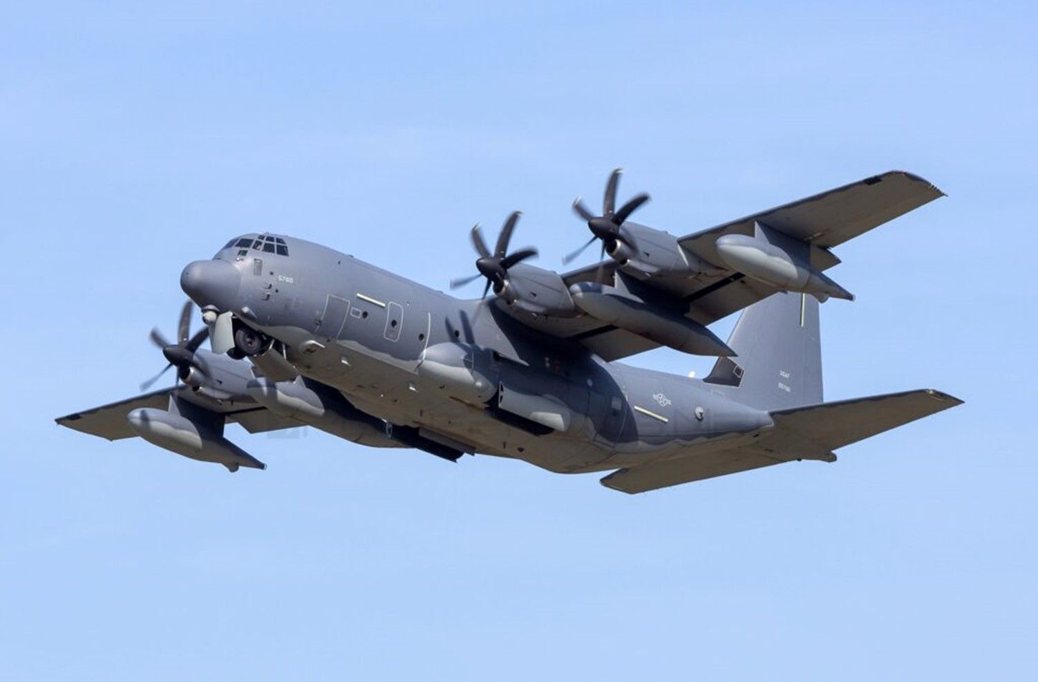 Avión de transporte norteamericano con personal de operaciones especiales de la Fuerza Aérea, Armada y Guardacostas, además de personal de Colombia y Chile, en las maniobras que el Southern Command de USA está llevando a cabo cerca de la zona en conflicto. Fuente: Facebook@Southcom.