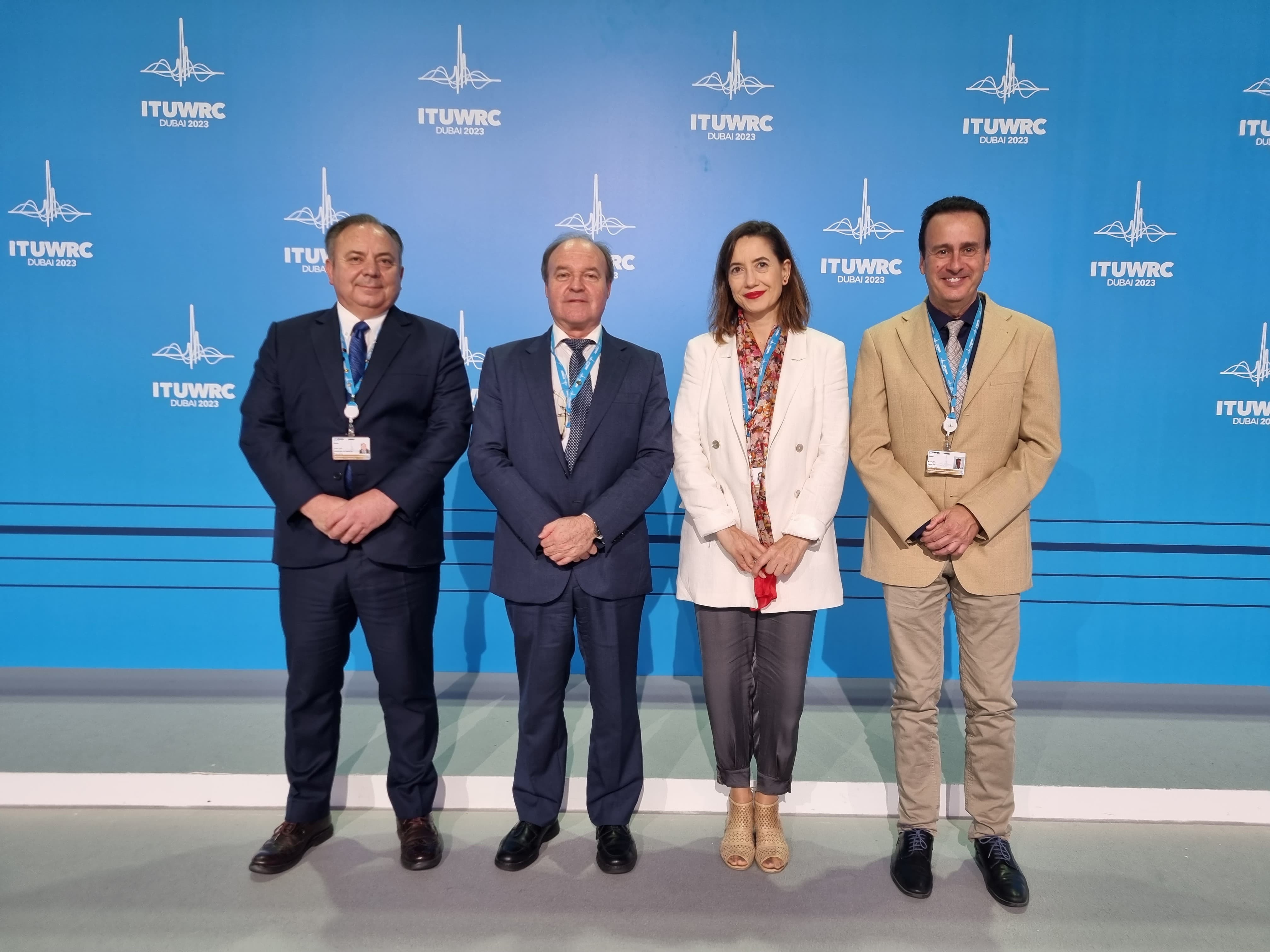de izquierda a derecha, José Luis Chinchilla, COO&CTO, Startical; Antonio Fernández-Paniagua Díaz-Flores, SG de Planificación y Gestión del Espectro Radioeléctrico y Jefe de la delegación de España en la WRC-23 SETELCO; Julia Inmaculada Criado Casado, Adjunta al Jefe de delegación de España en la WRC-23 SETELCO; y Manuel García Martín, Jefe de División de Comunicaciones, ENAIRE. de izquierda a derecha, José Luis Chinchilla, COO&CTO, Startical; Antonio Fernández-Paniagua Díaz-Flores, SG de Planificación y Gestión del Espectro Radioeléctrico y Jefe de la delegación de España en la WRC-23 SETELCO; Julia Inmaculada Criado Casado, Adjunta al Jefe de delegación de España en la WRC-23 SETELCO; y Manuel García Martín, Jefe de División de Comunicaciones, ENAIRE.