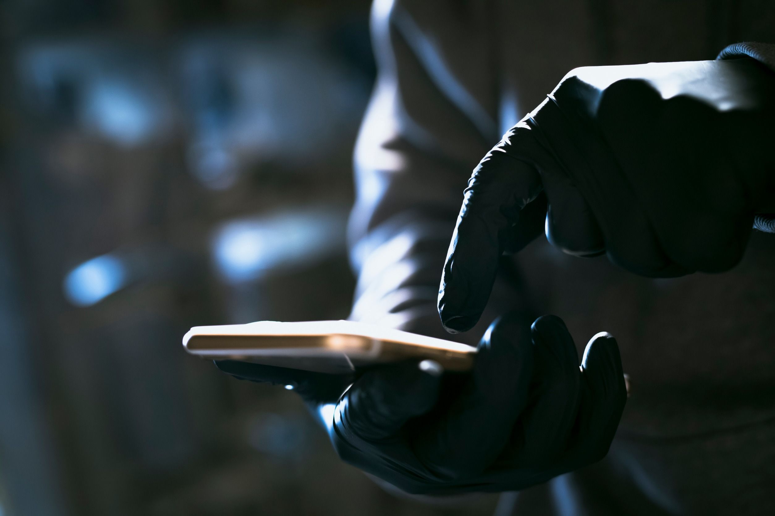 La inteligencia artificial potencia la credibilidad de las llamadas automaticas para cometer fraudes.