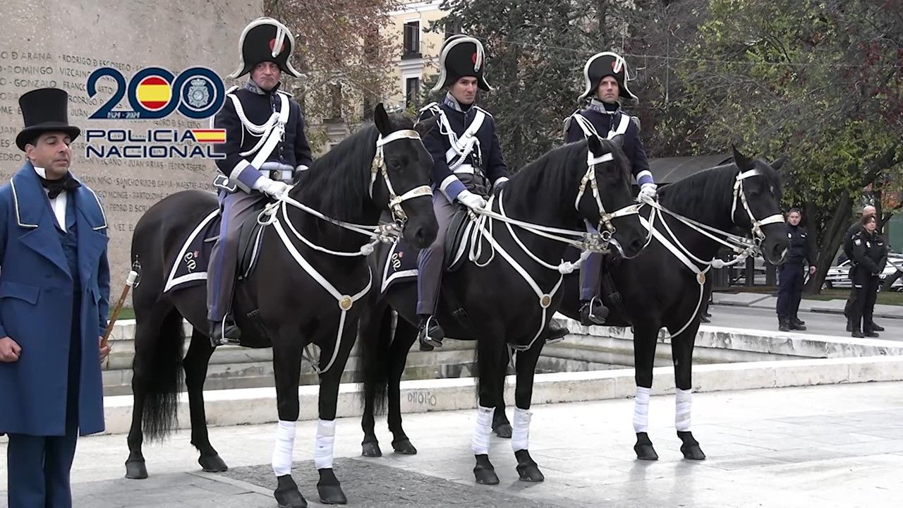 Imagen del Bicentenario de la Policía Nacional en la Plaza de Colón (Madrid).