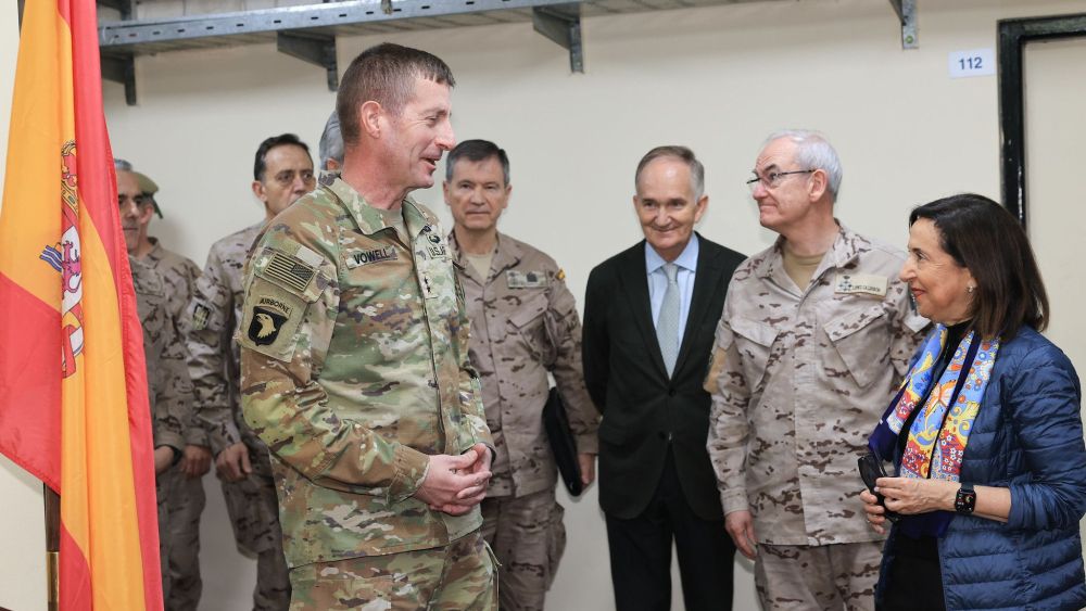  Robles con el major general Joel “JB” Vowell y el JEMAD.