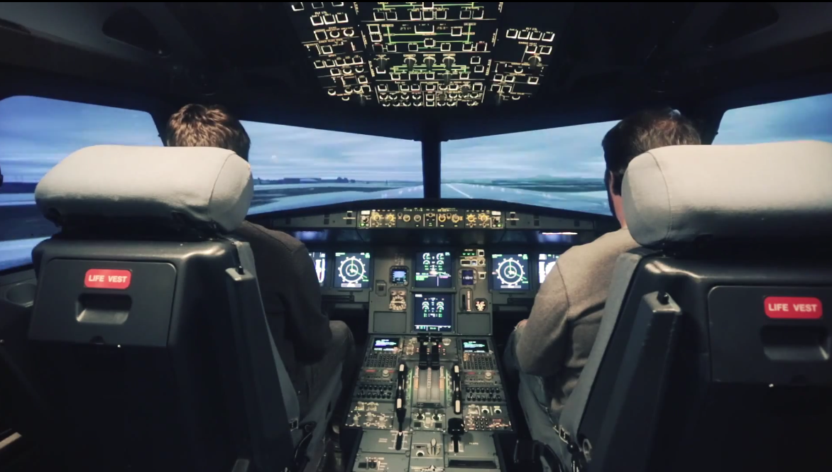 Simulador Indra GTA A320. Imagen de archivo.