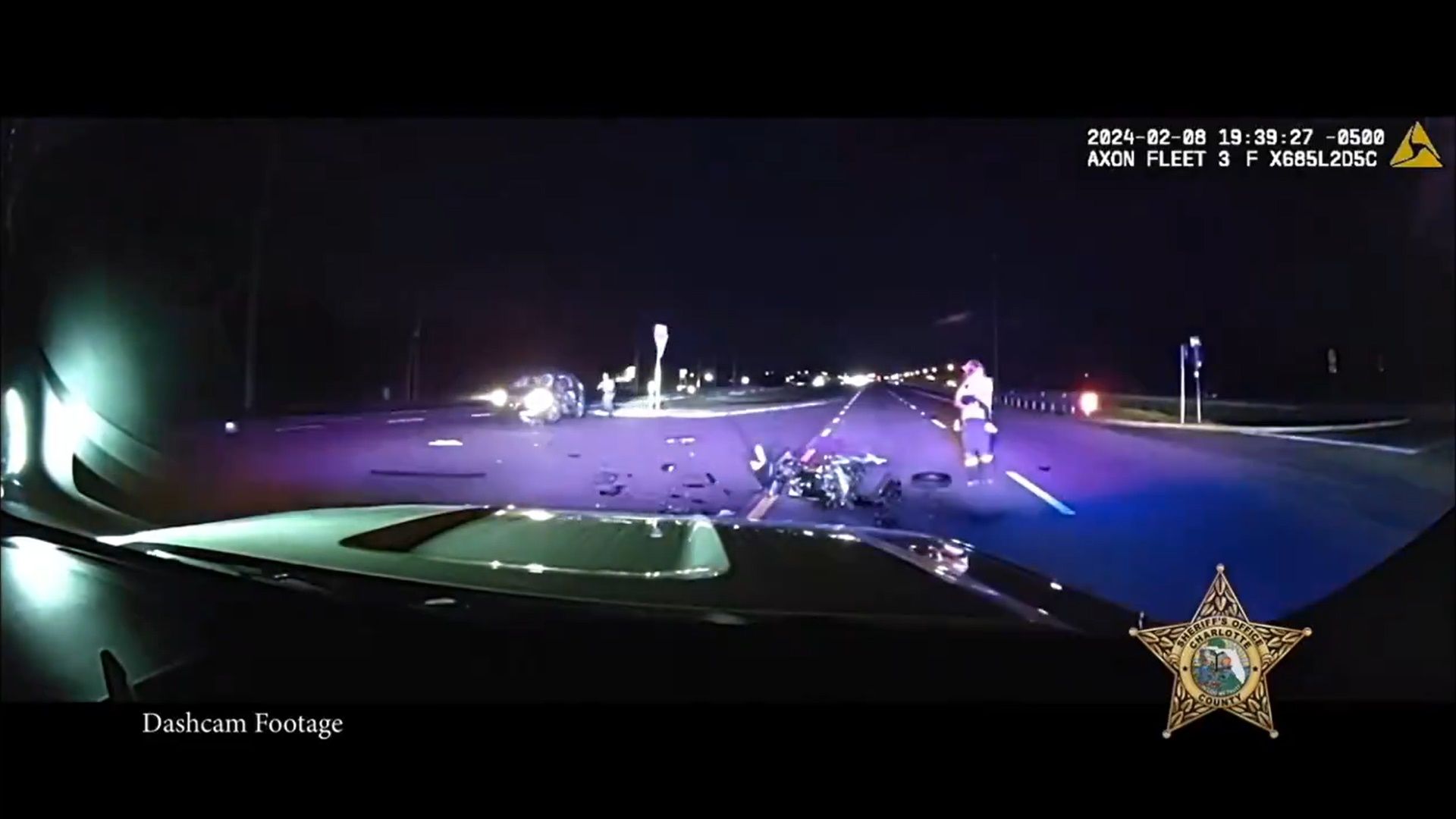 Vídeo: Un policía salva la vida a un bebé que quedó inconsciente en un accidente de tráfico