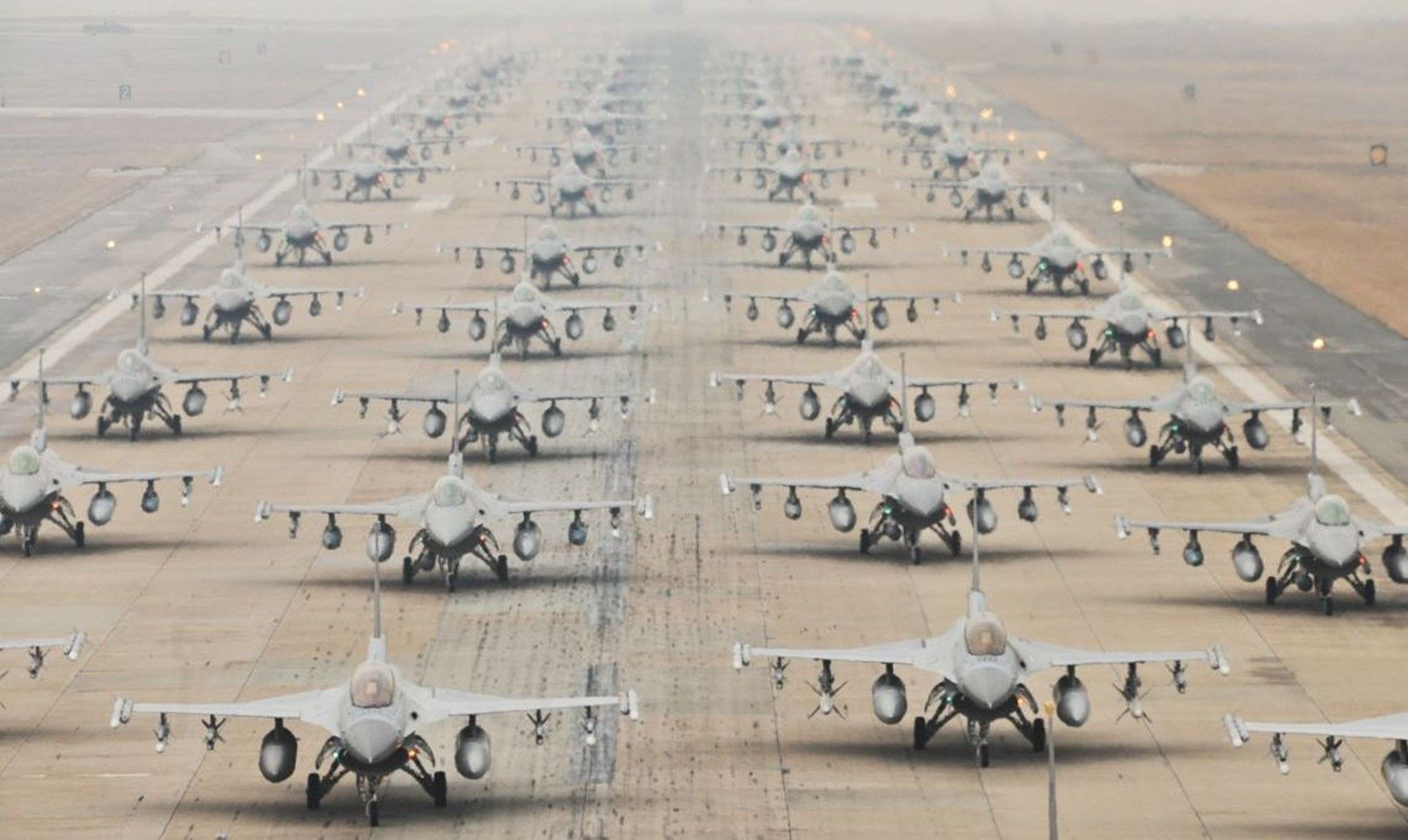 Formación de F 16 Fighting Falcon. Fuente: US ARMY.