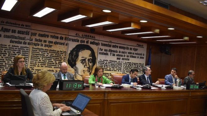 La ministra de Defensa ante la Comisión de Defensa del Senado. La ministra de Defensa ante la Comisión de Defensa del Senado.