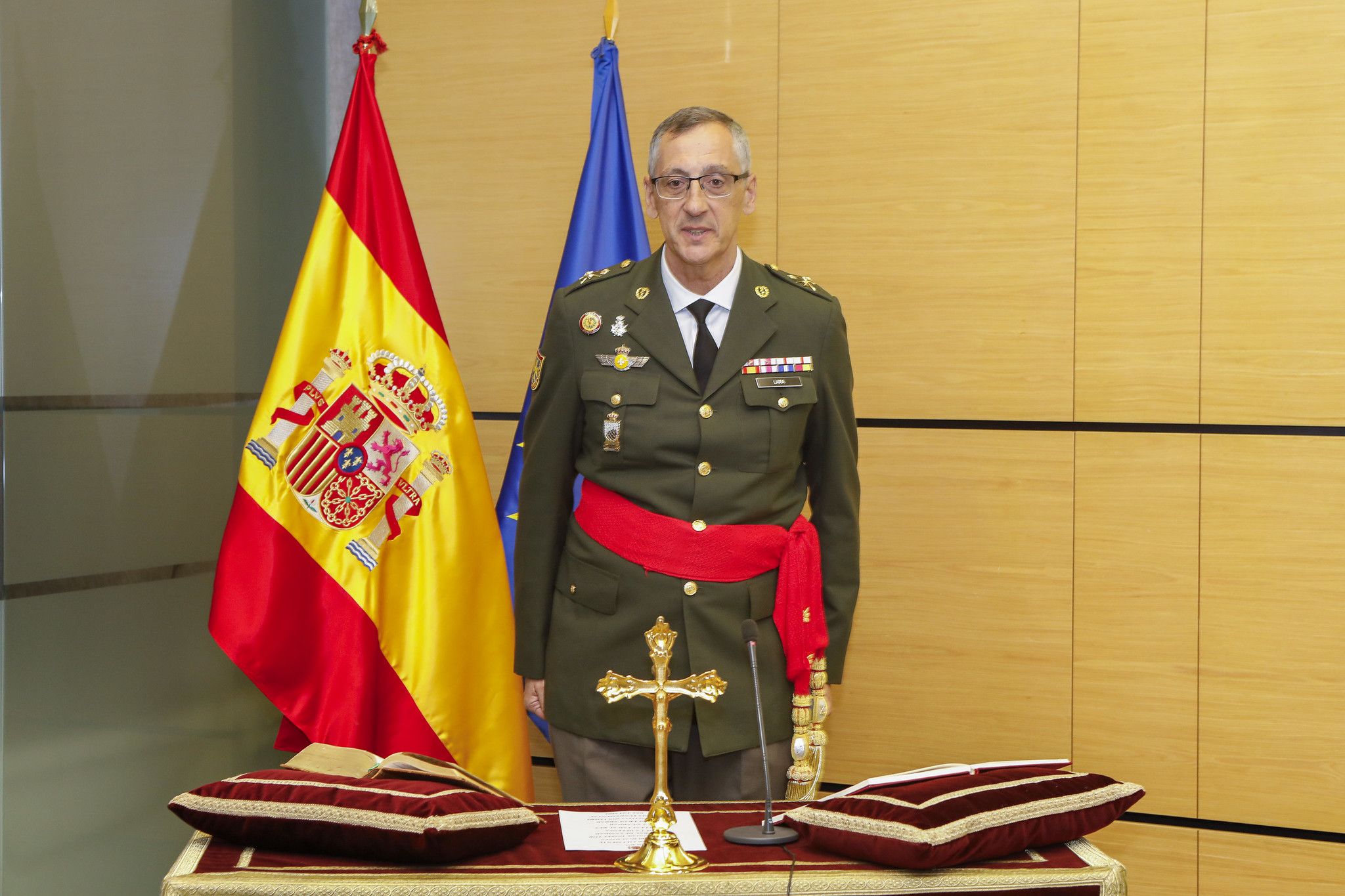 El general de división Juan Antonio Lara se pone al frente de la sanidad militar