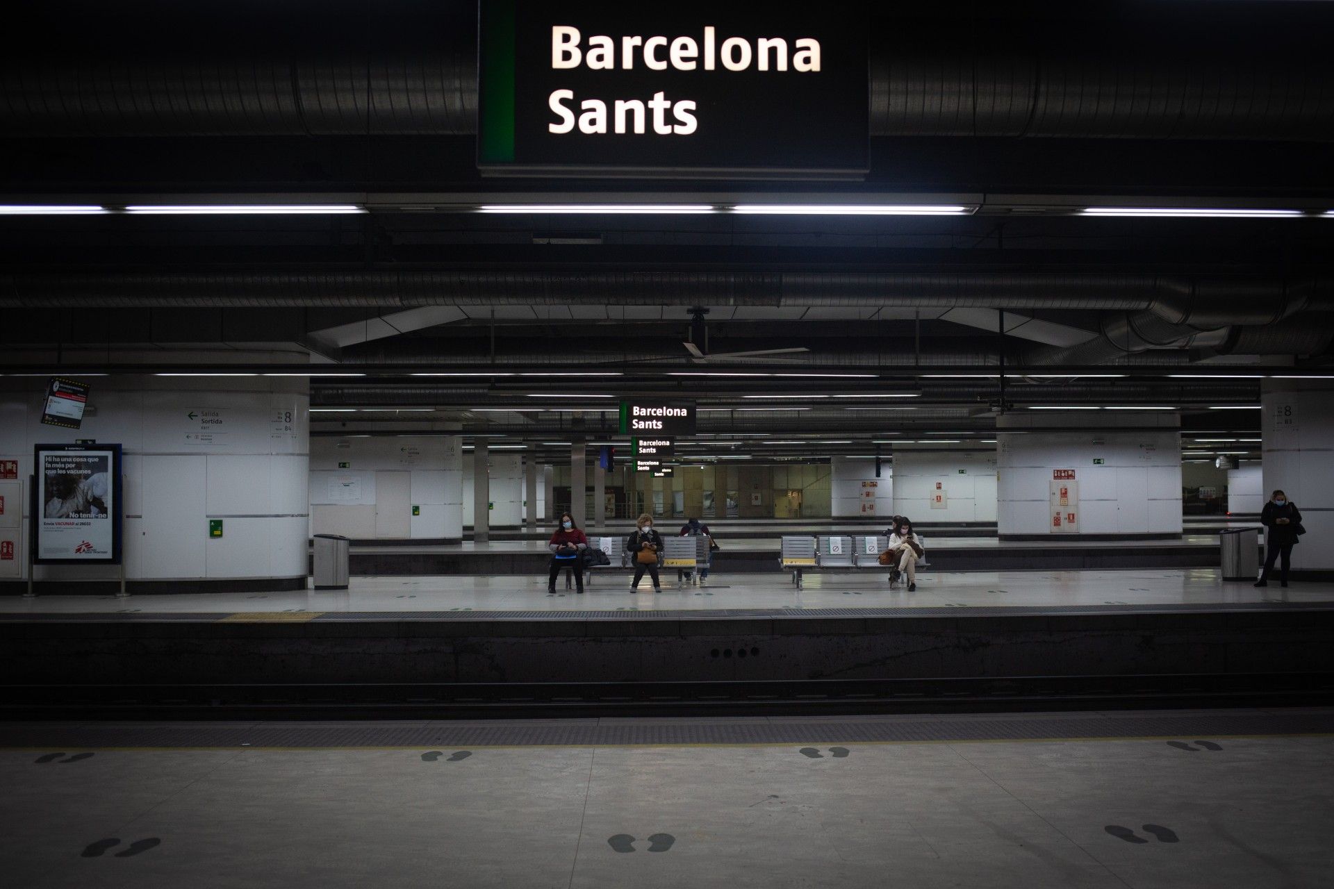 Andenes vacíos en la estación de Sants, Barcelona. Foto: EuropaPress.