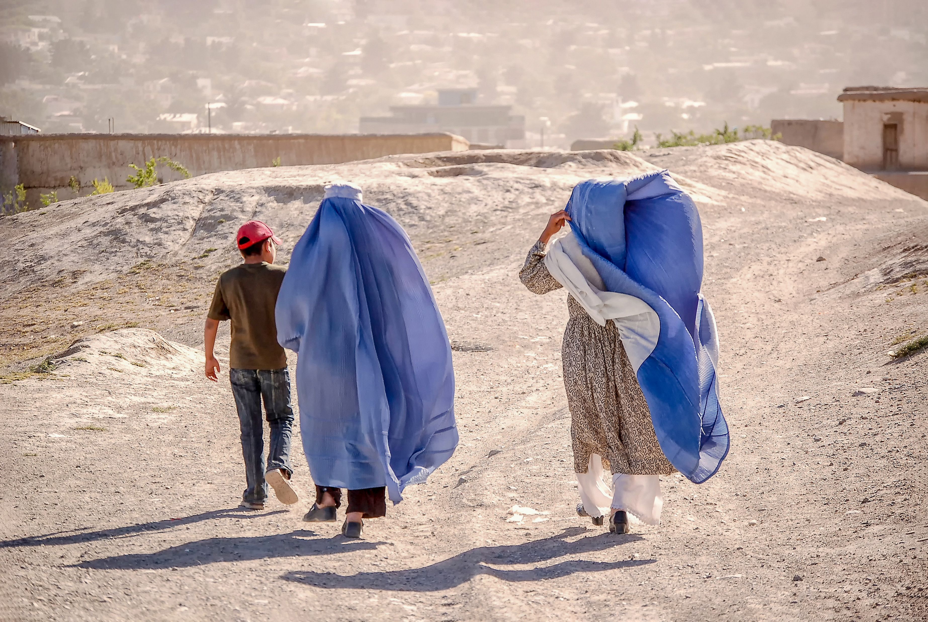 A los 3 años de su retorno al poder, los talibanes han establecido un régimen que ignora los derechos de las mujeres.