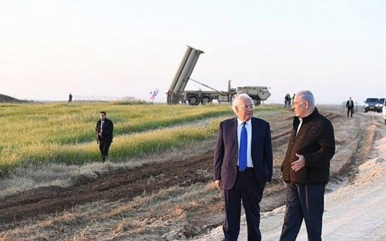 El primer ministro Netanyahu acompaña al embajador de EE.UU. en Israel, David Friedman en el despliegue de una batería THAAD en marzo de 2019.Foto: Embajada de EE.UU. en Jerusalén.