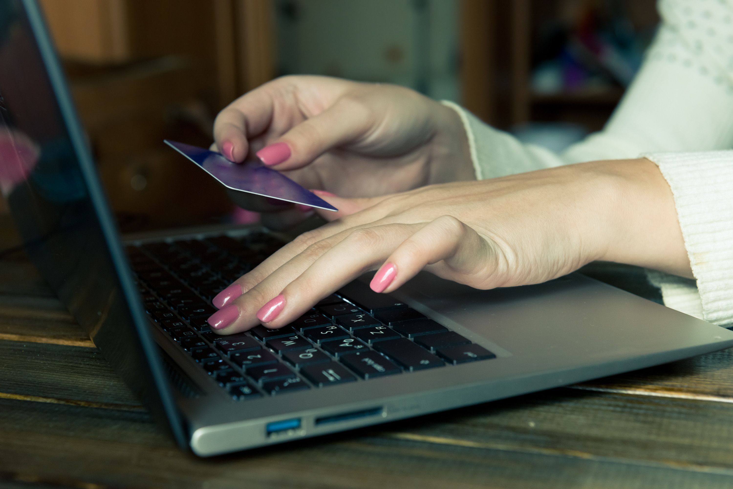 Las grandes compañías aconsejan a sus clientes que no faciliten datos personales cuando existen dudas.