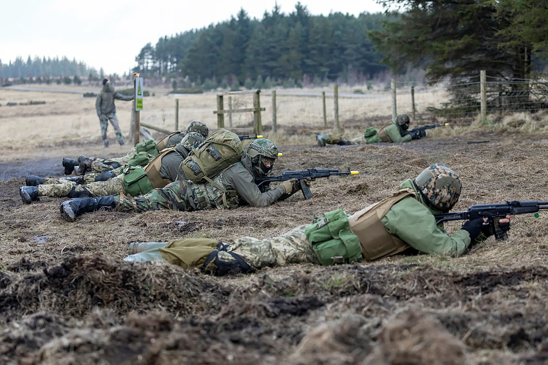 Soldados ucranianos siendo entrenados en el Reino Unido. Foto: Ministerio de Defensa Reino Unido.