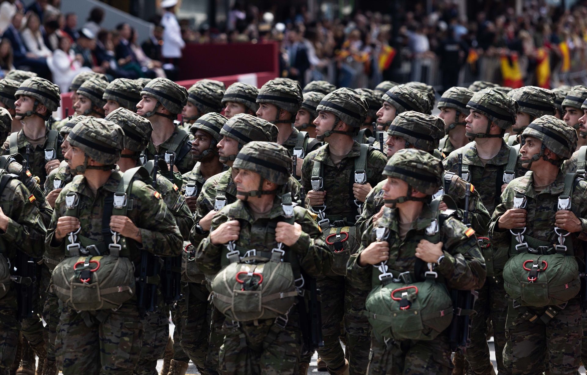Desfile militar con motivo del Día de las Fuerzas armadas, a 25 de mayo de 2024, en Oviedo. Foto: Europa Press / Imanol Rimada.
