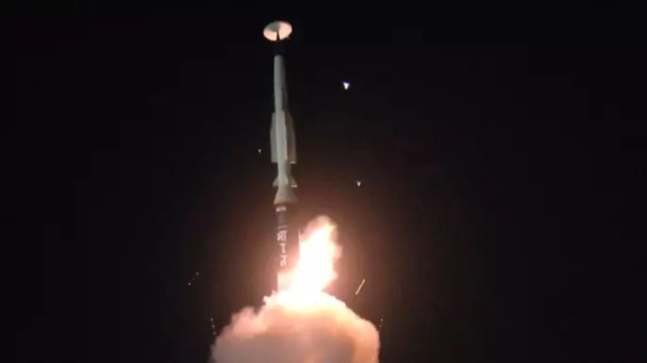 Primer lanzamiento con éxito de un misil hipersónico en India | Foto X Ministerio de Defensa de India