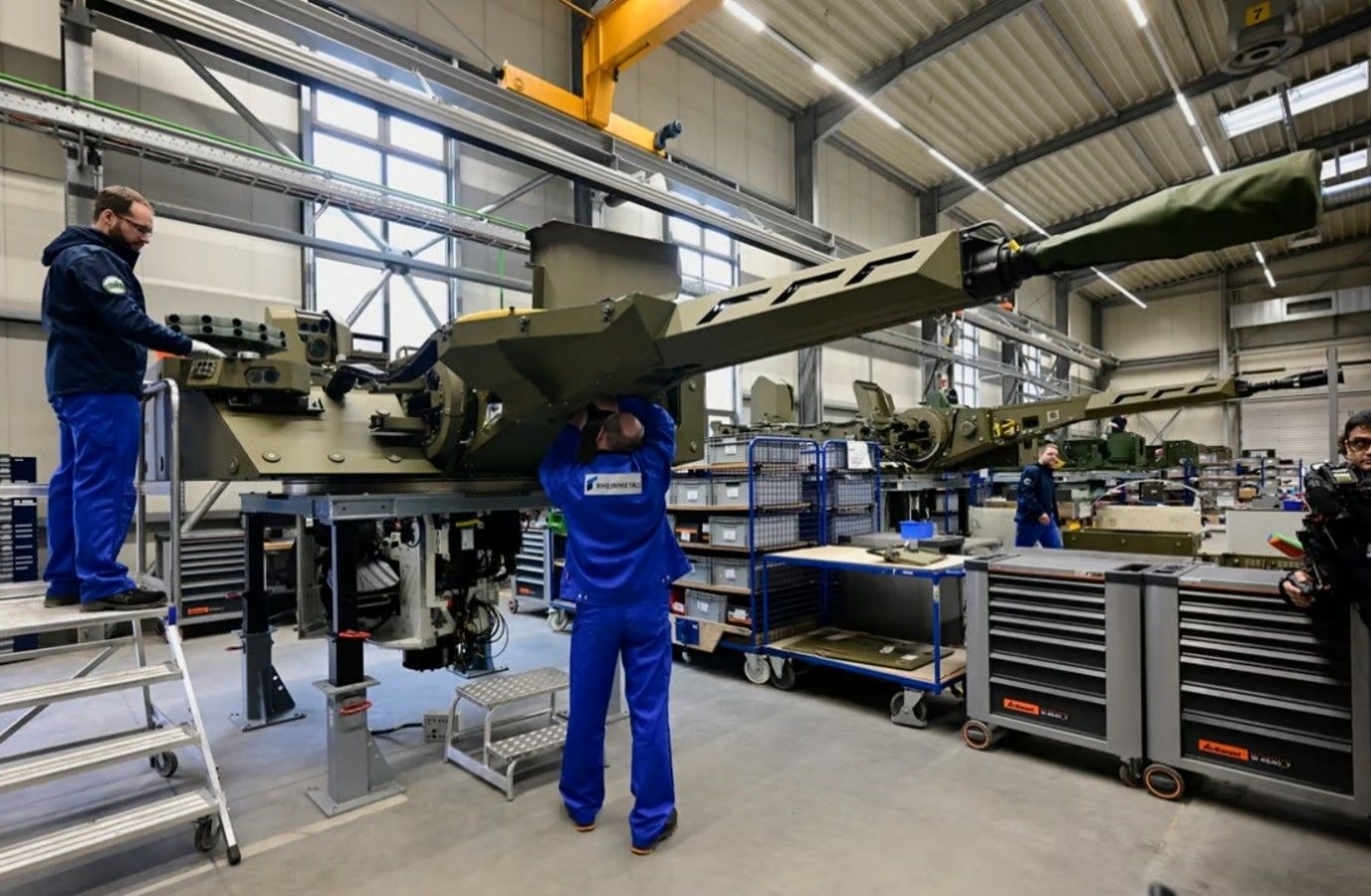 Trabajadores de la empresa alemana Rheinmetall AG. Foto: Rheinmetall AG.