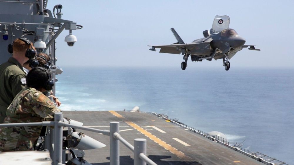  F-35B Lightning II aterrizando en un portaaviones norteamericano. Fuente: https://www.f35.com/f35/index.html