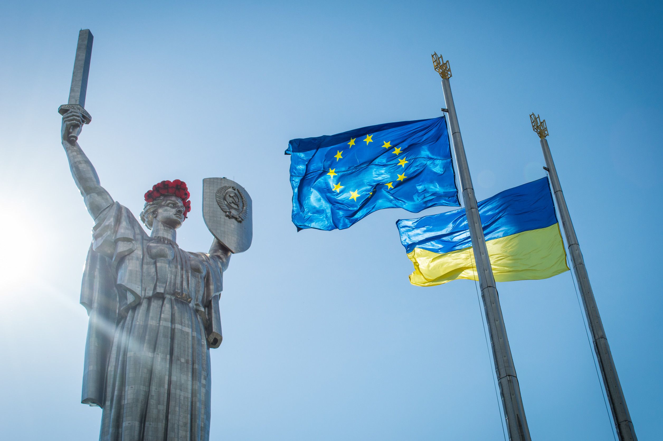 Estatua de la Madre Patria en Kiev, la capital de Ucrania.