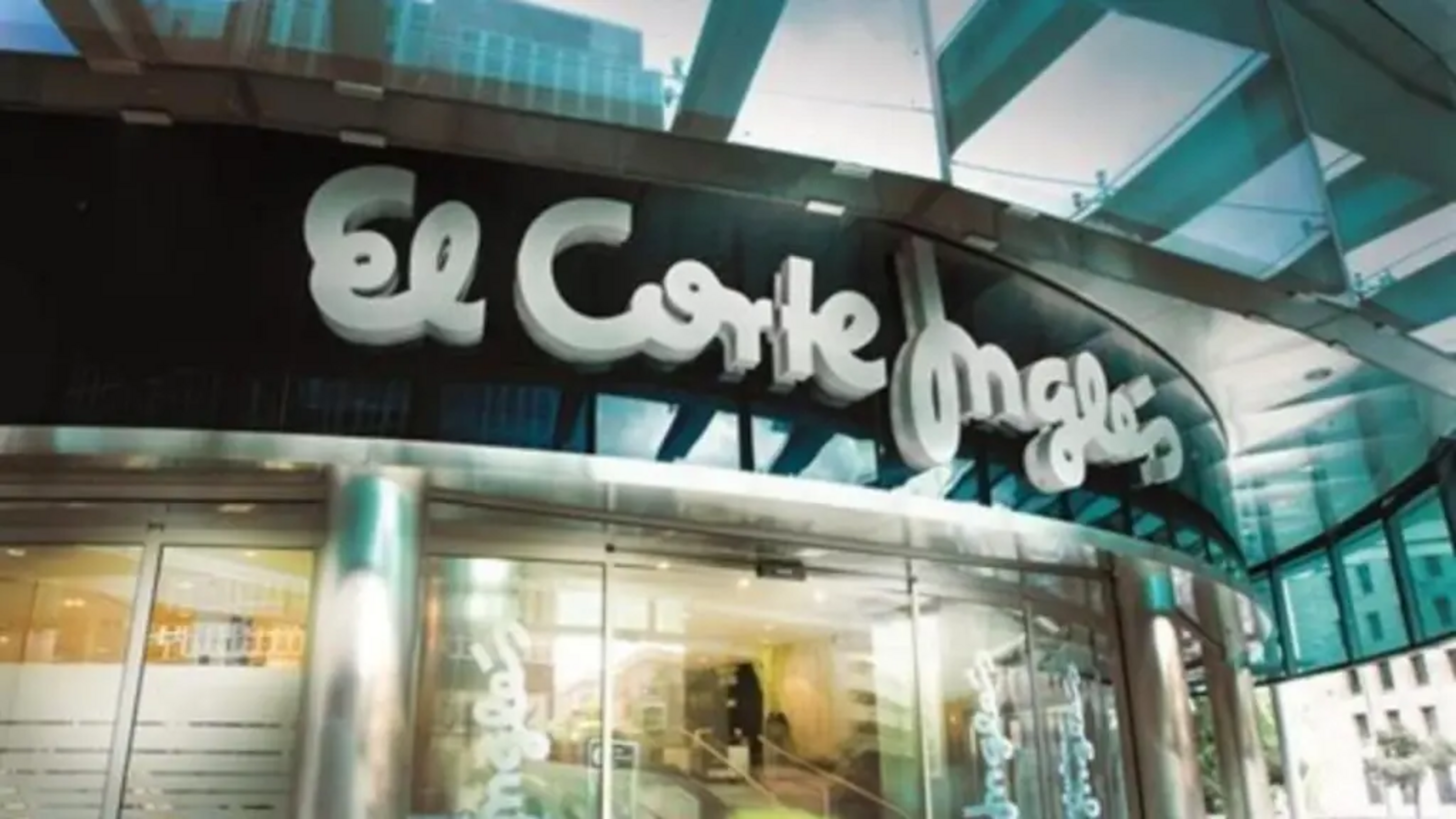Los servicios de megafonía de El Corte Inglés fueron hackeados este sábado.
